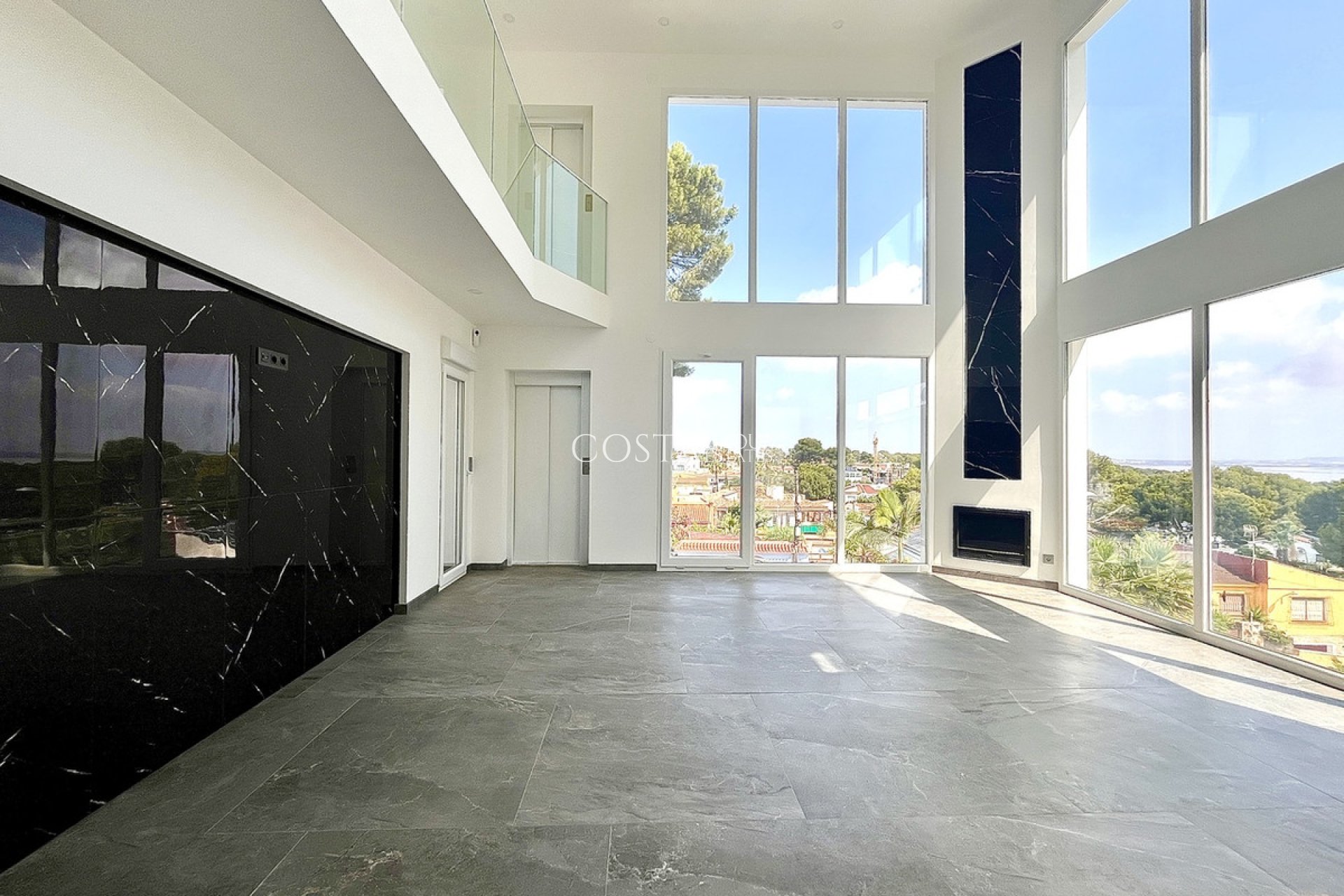 Resale - Villa -
Orihuela - Los Balcones