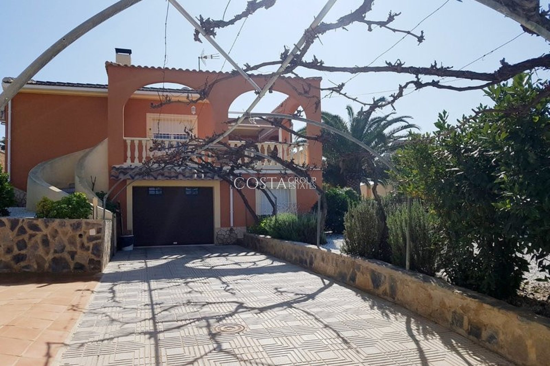 Resale - Villa -
Orihuela - Los Balcones
