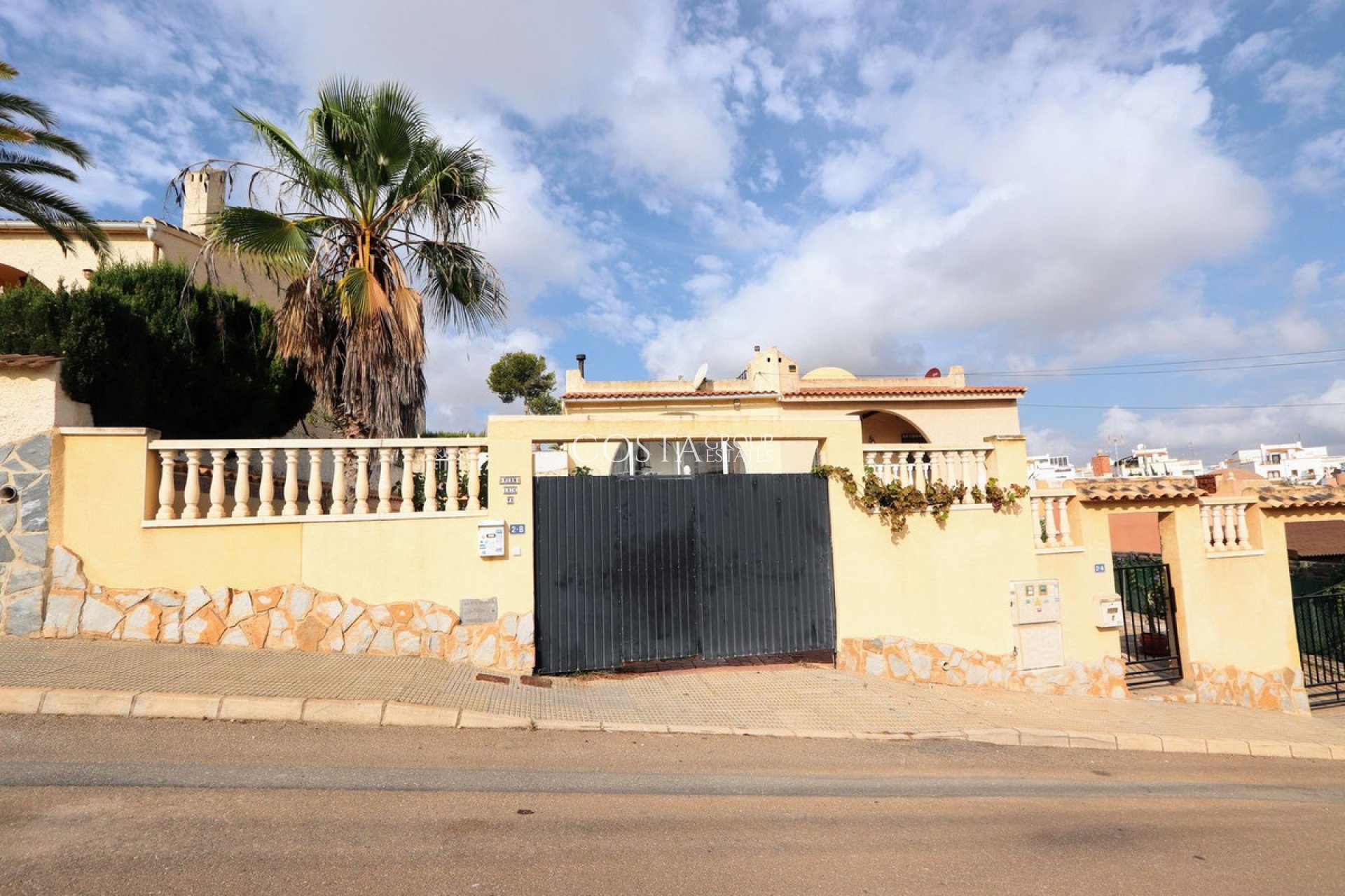Resale - Villa -
Orihuela - Los Balcones