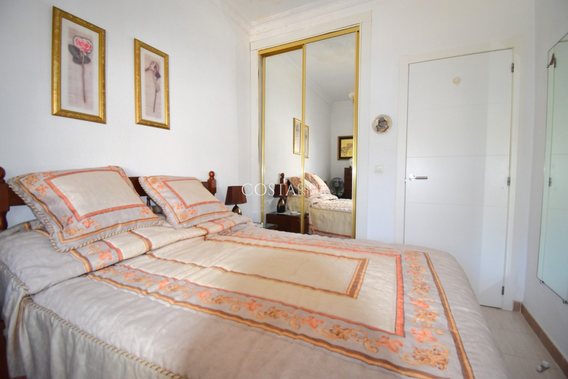 Resale - Villa -
Orihuela - Los Balcones