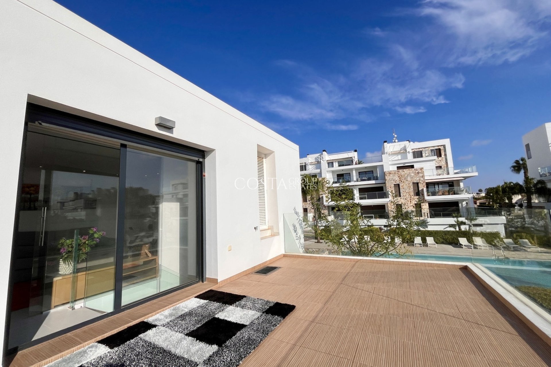 Resale - Villa -
Orihuela - Los Dolses