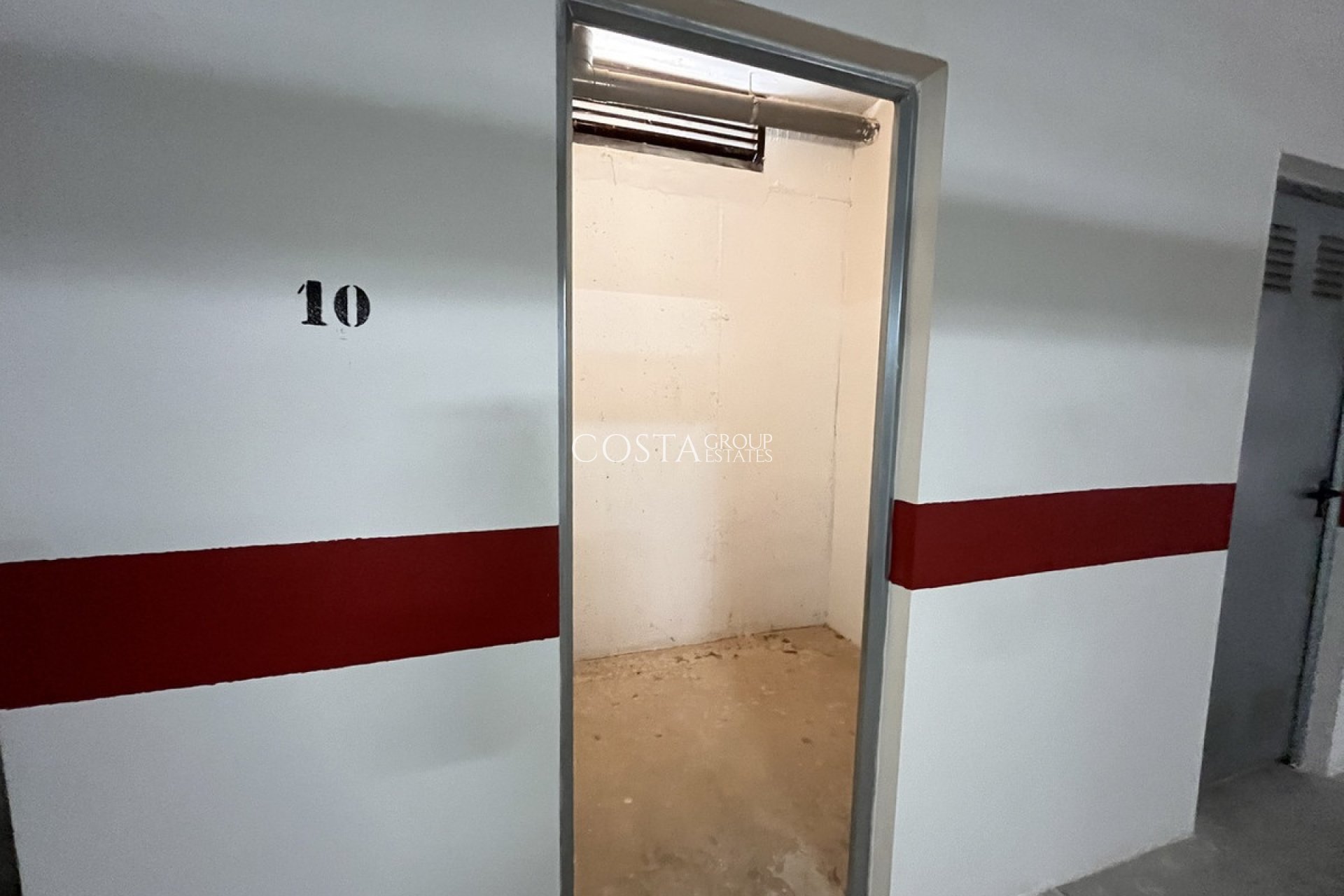 Resale - Villa -
Orihuela - Los Dolses