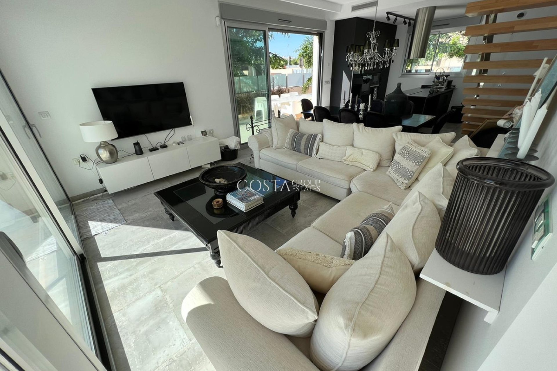 Resale - Villa -
Orihuela - Mil Palmeras