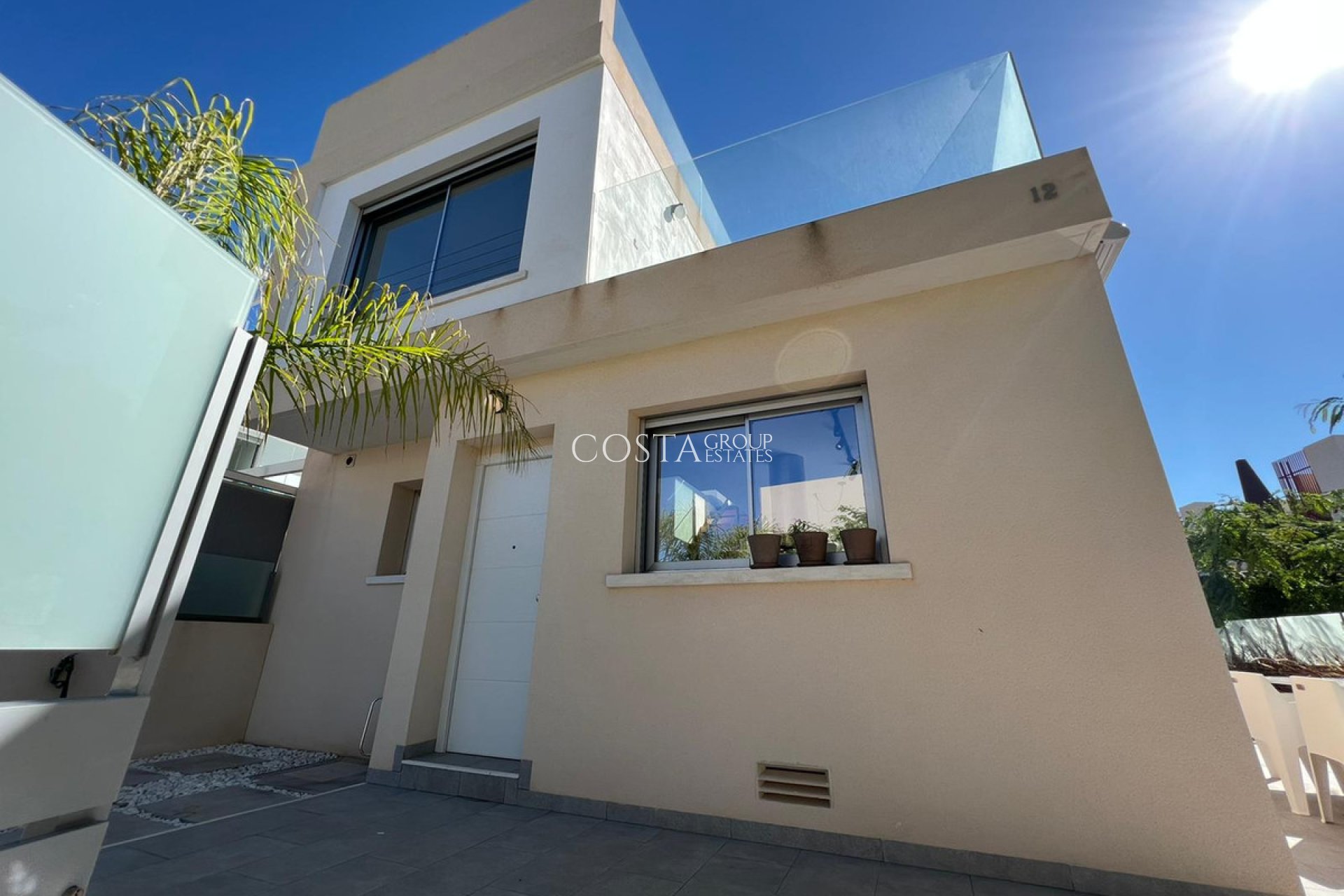 Resale - Villa -
Orihuela - Mil Palmeras