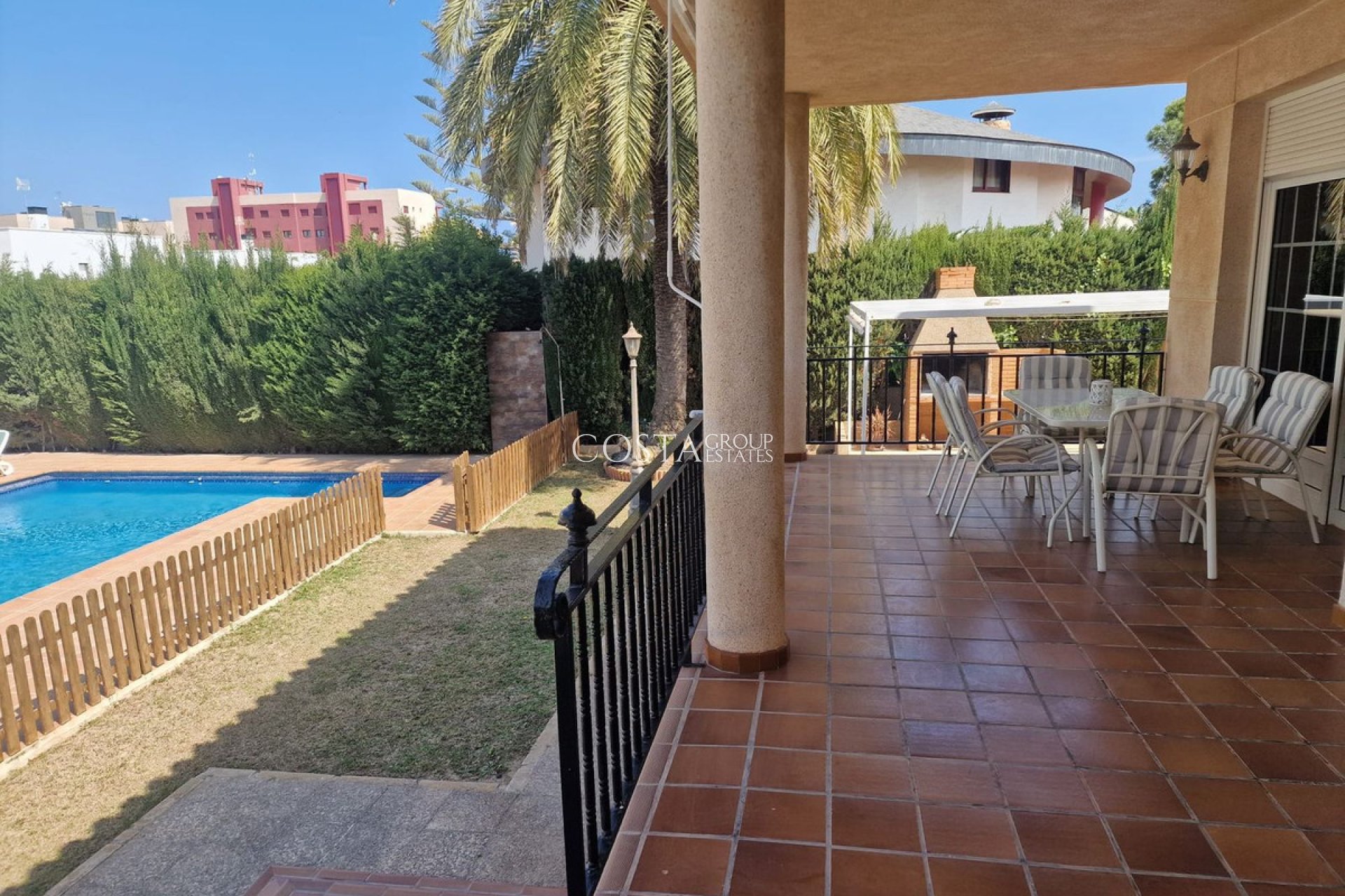 Resale - Villa -
Orihuela - Mil Palmeras