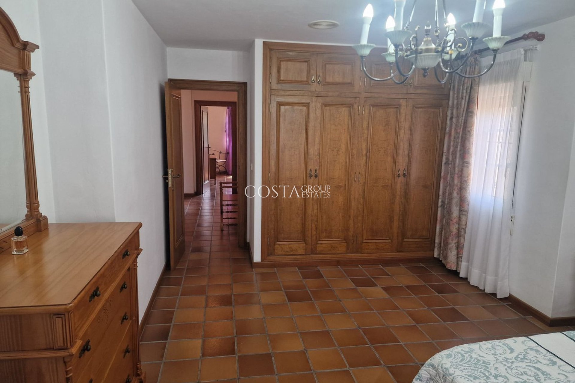 Resale - Villa -
Orihuela - Mil Palmeras