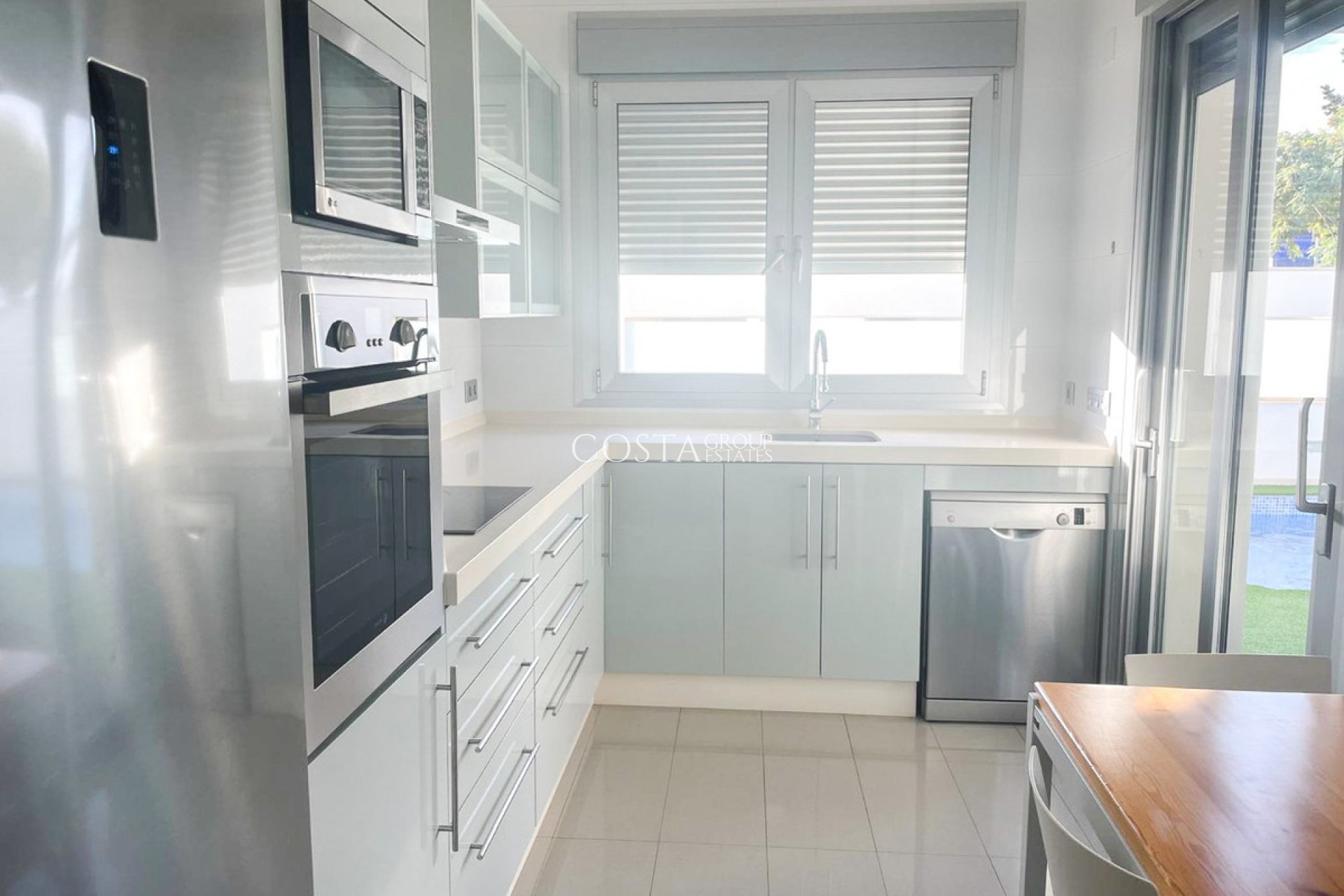 Resale - Villa -
Orihuela - Mil Palmeras