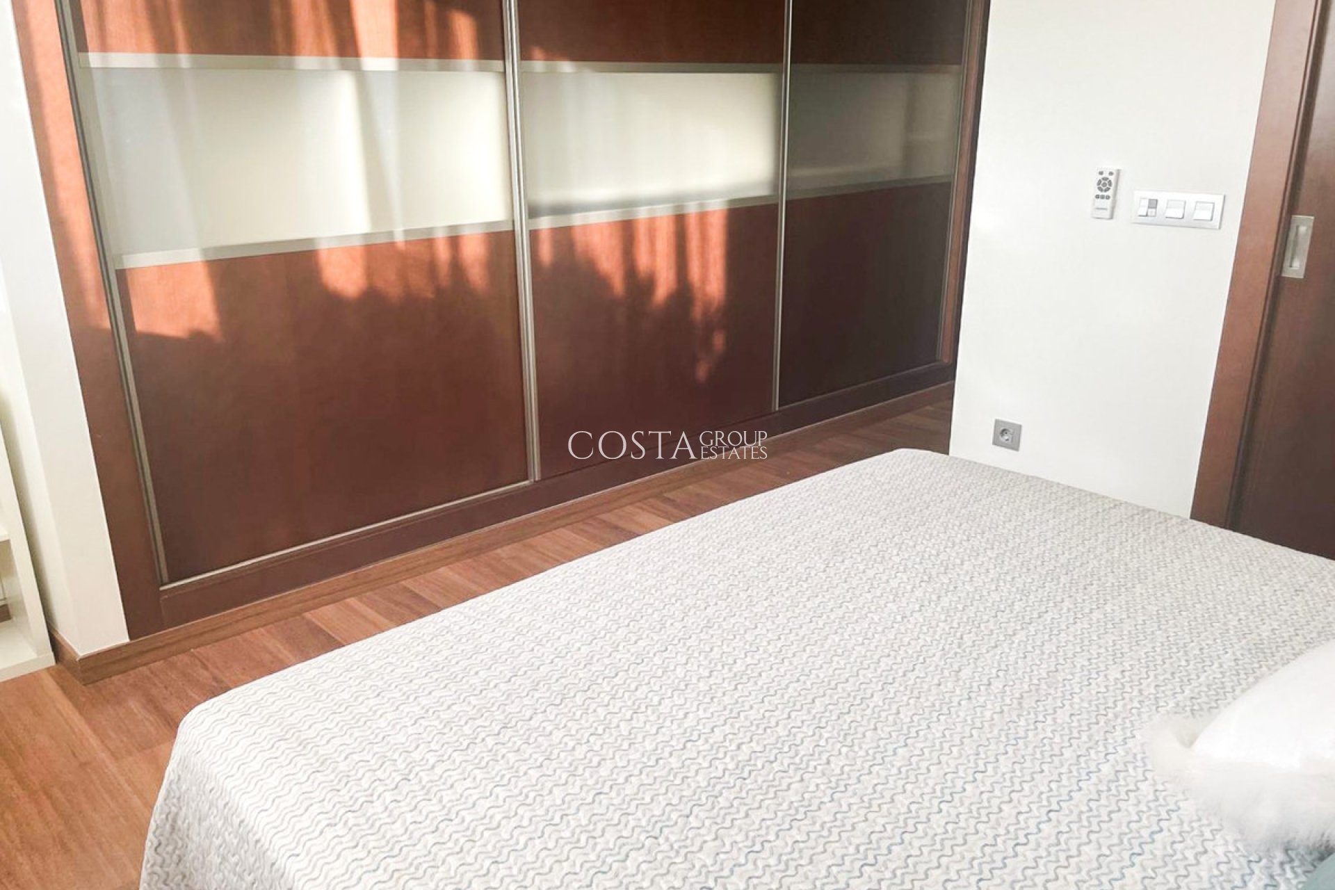 Resale - Villa -
Orihuela - Mil Palmeras