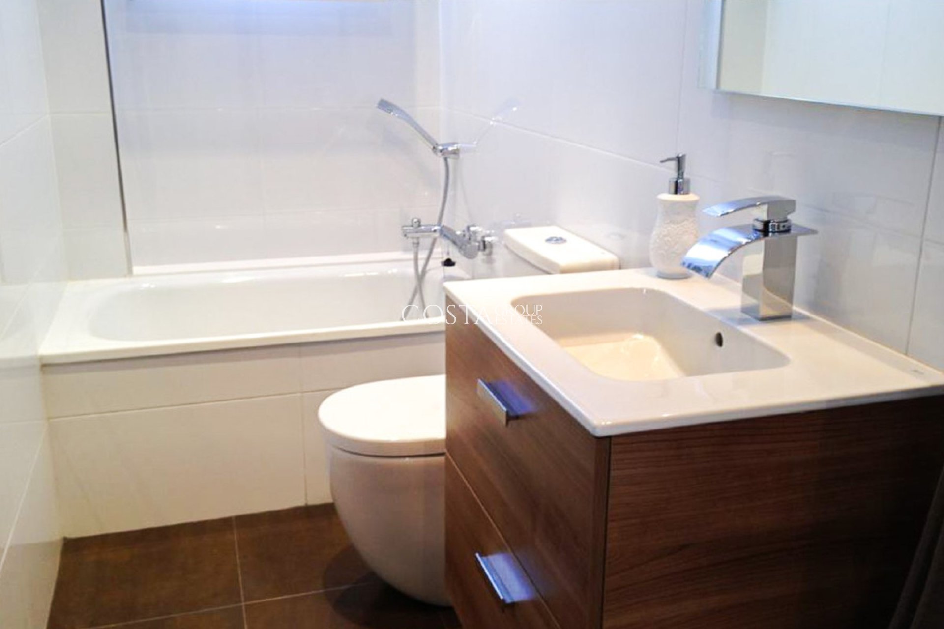 Resale - Villa -
Orihuela - Mil Palmeras