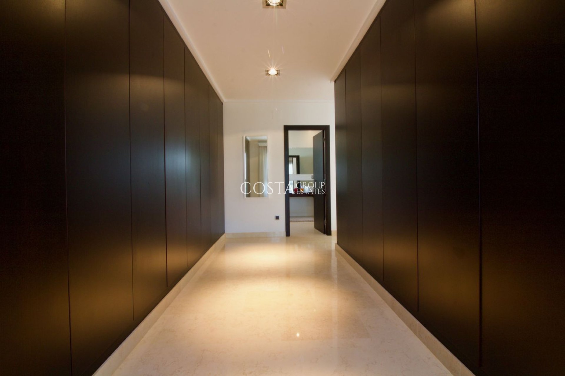 Resale - Villa -
Orihuela - Orihuela Costa