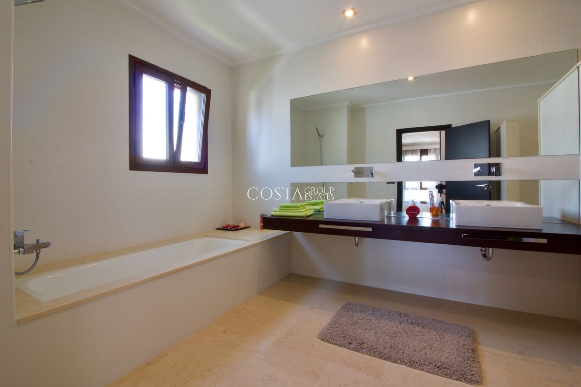 Resale - Villa -
Orihuela - Orihuela Costa