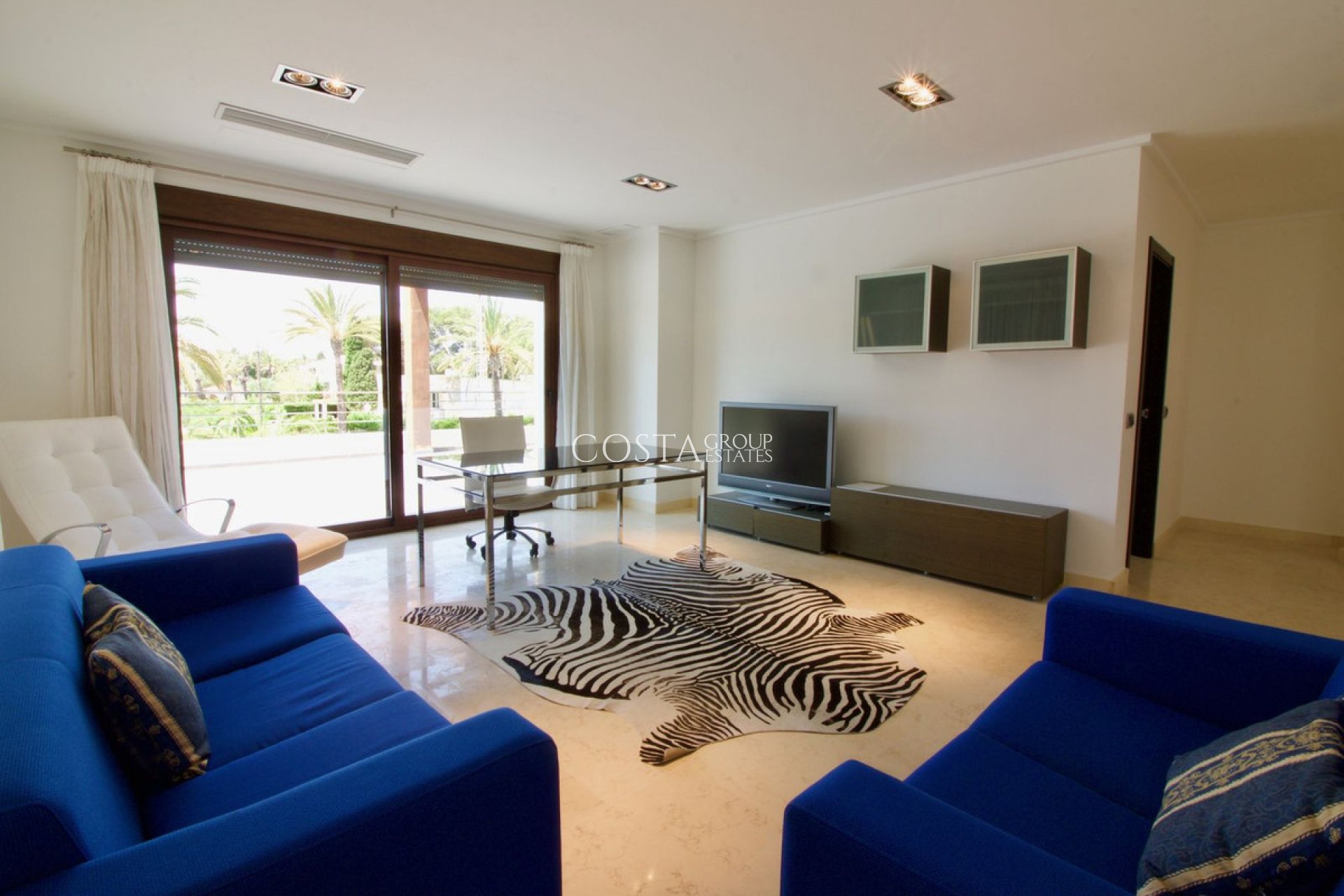 Resale - Villa -
Orihuela - Orihuela Costa