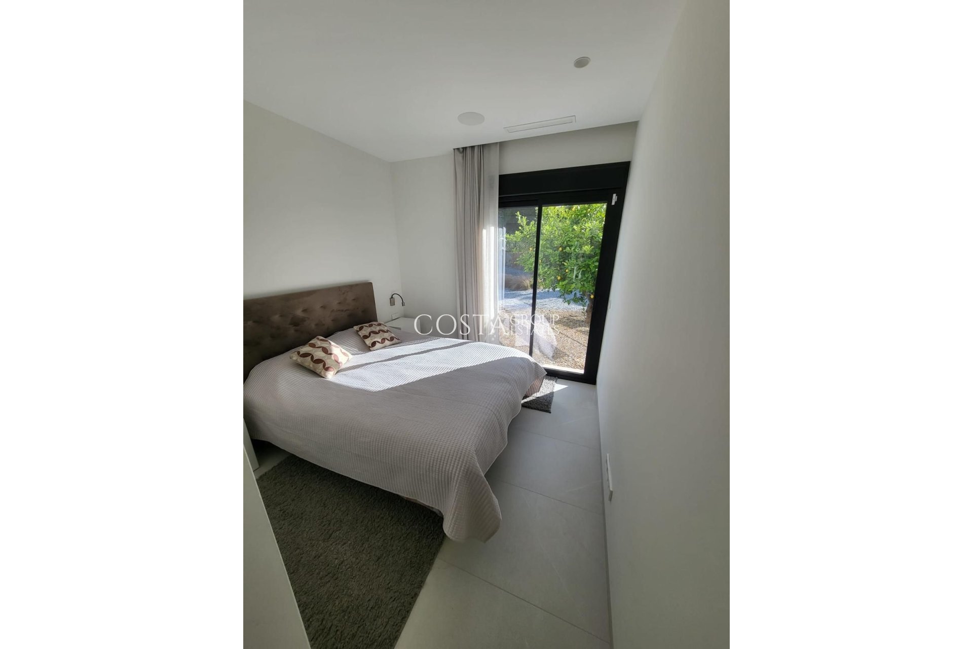 Resale - Villa -
Orihuela - Orihuela Costa