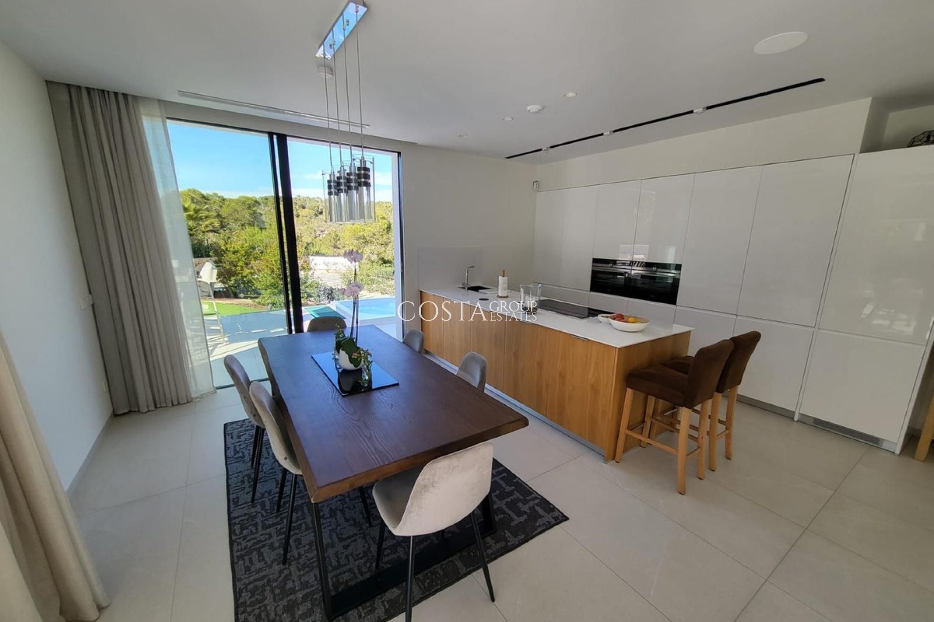 Resale - Villa -
Orihuela - Orihuela Costa