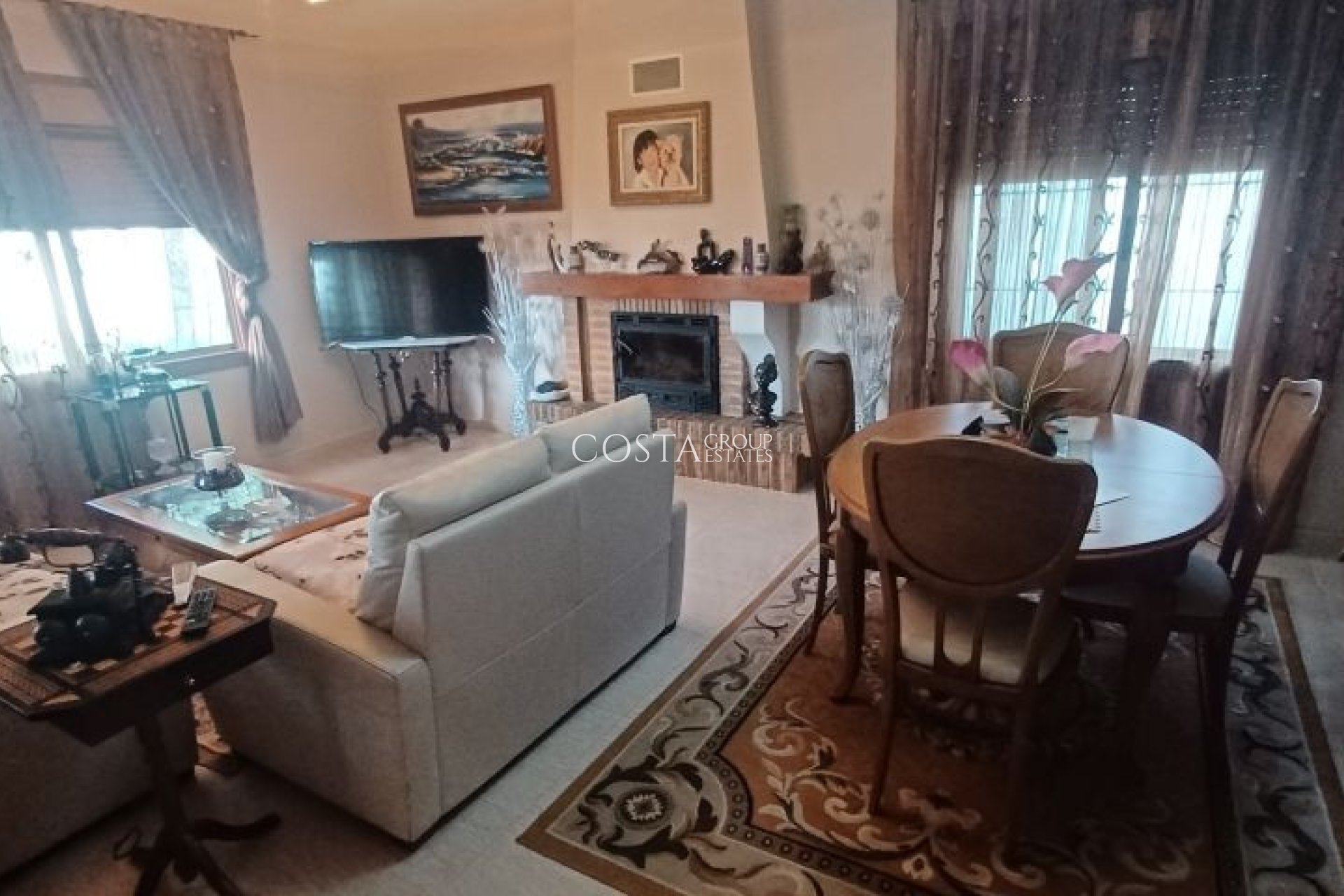 Resale - Villa -
Orihuela - Orihuela Costa