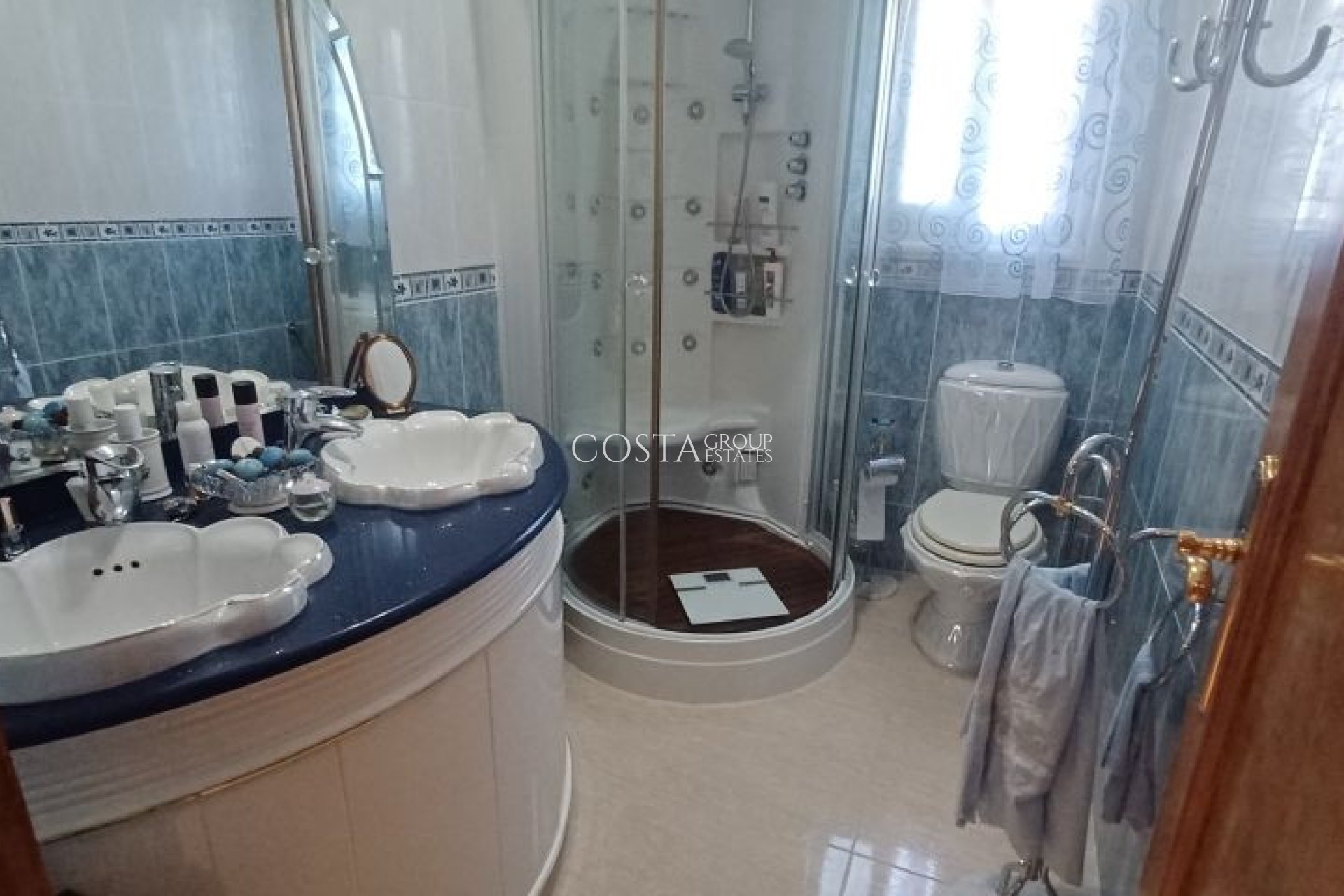 Resale - Villa -
Orihuela - Orihuela Costa