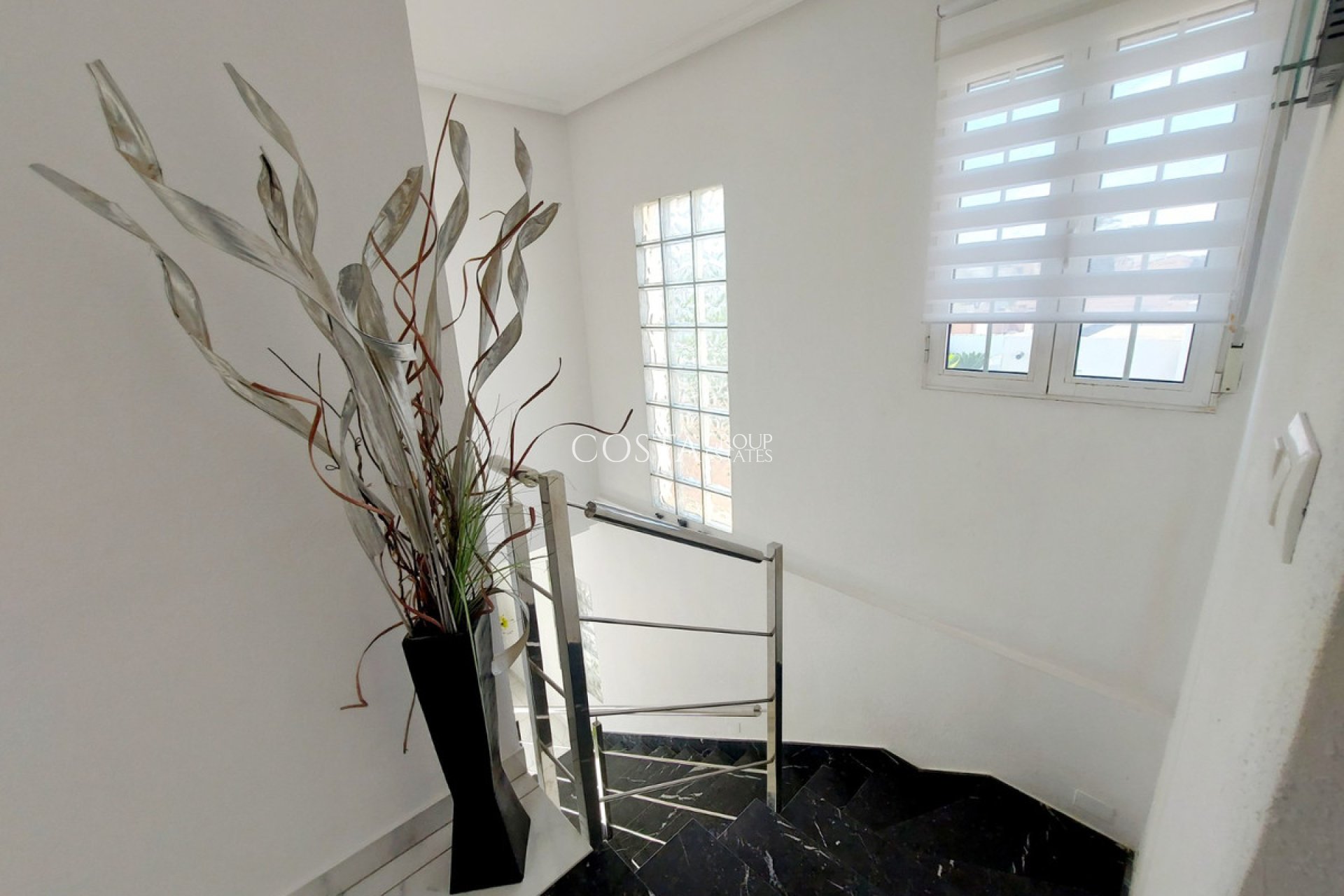 Resale - Villa -
Orihuela - Orihuela Costa