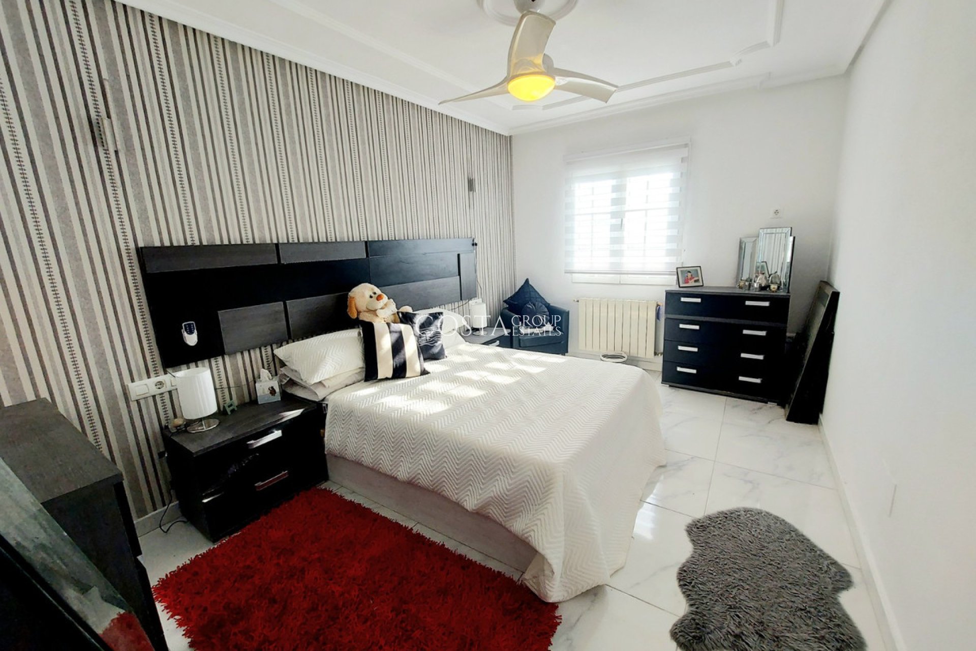 Resale - Villa -
Orihuela - Orihuela Costa