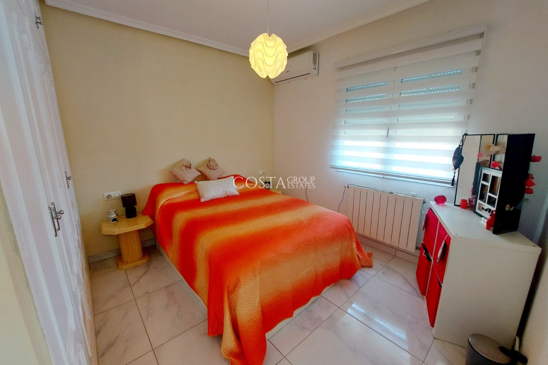 Resale - Villa -
Orihuela - Orihuela Costa