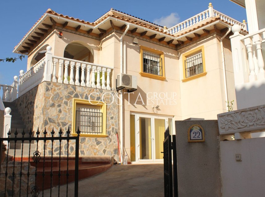 Resale - Villa -
Orihuela - Orihuela Costa