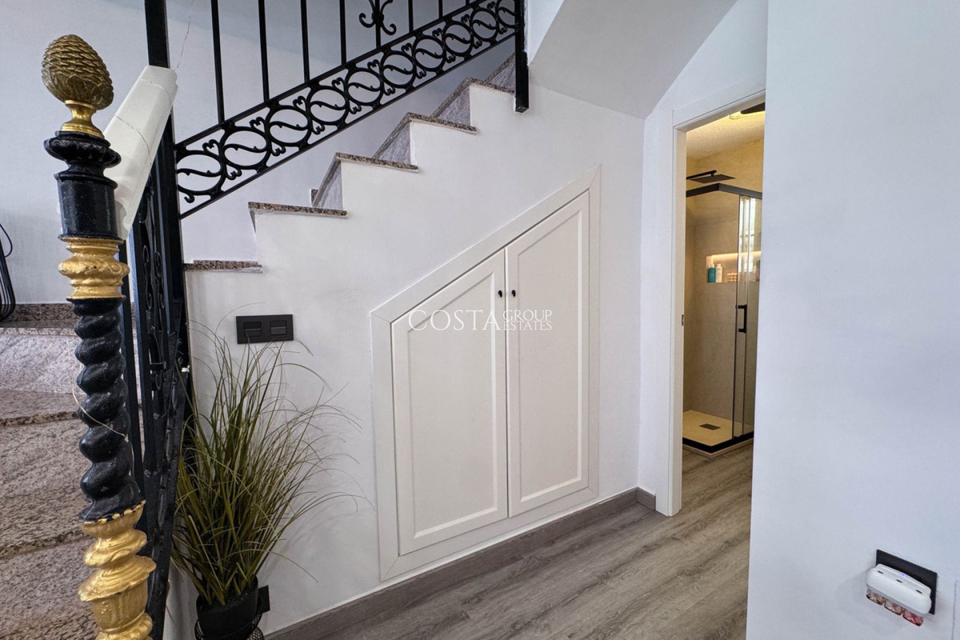 Resale - Villa -
Orihuela - Orihuela Costa