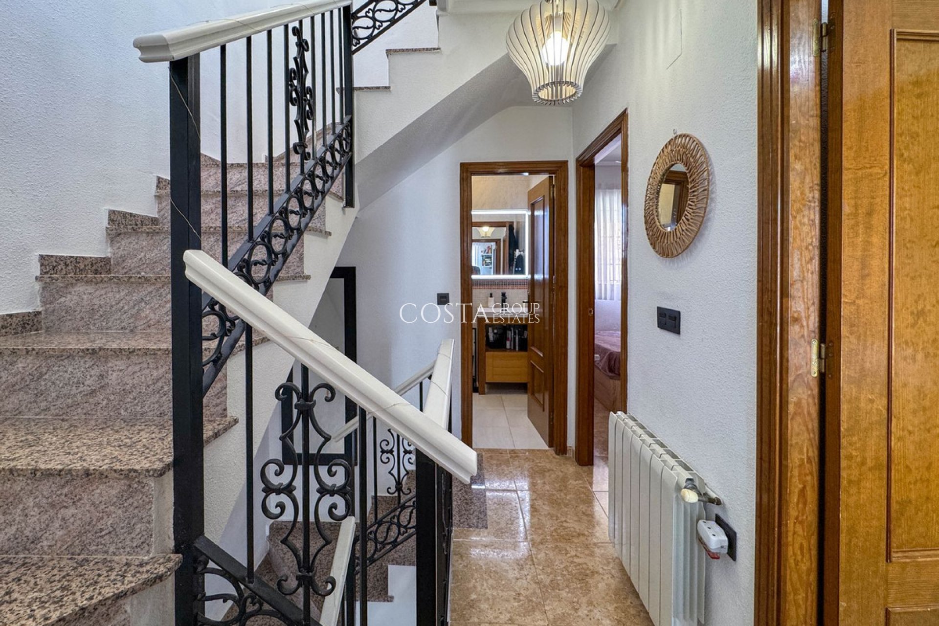 Resale - Villa -
Orihuela - Orihuela Costa