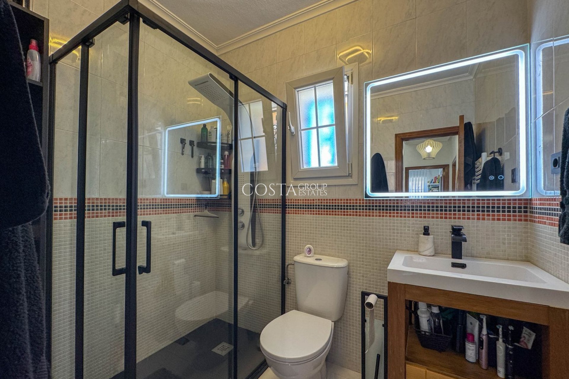 Resale - Villa -
Orihuela - Orihuela Costa