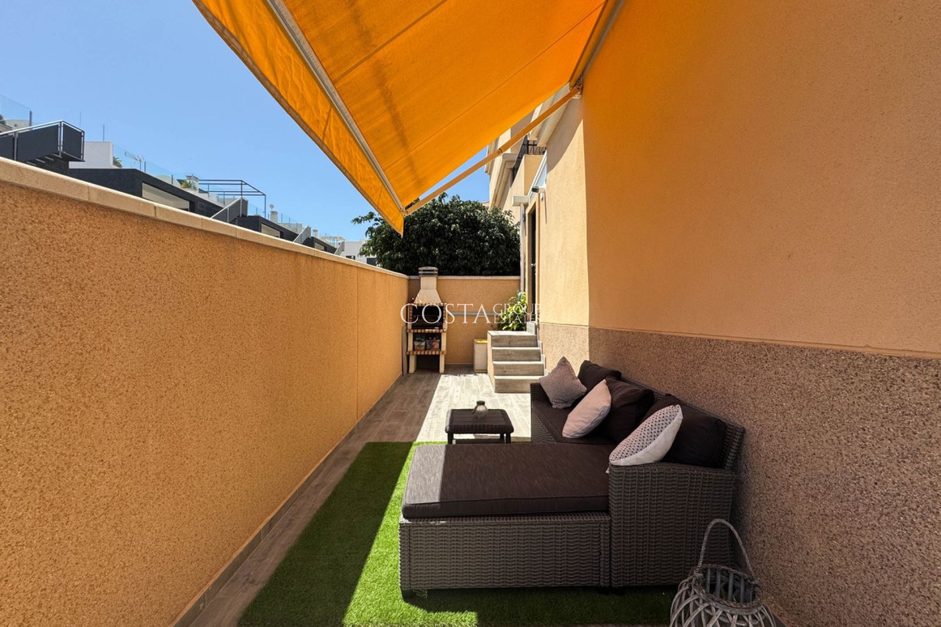 Resale - Villa -
Orihuela - Orihuela Costa