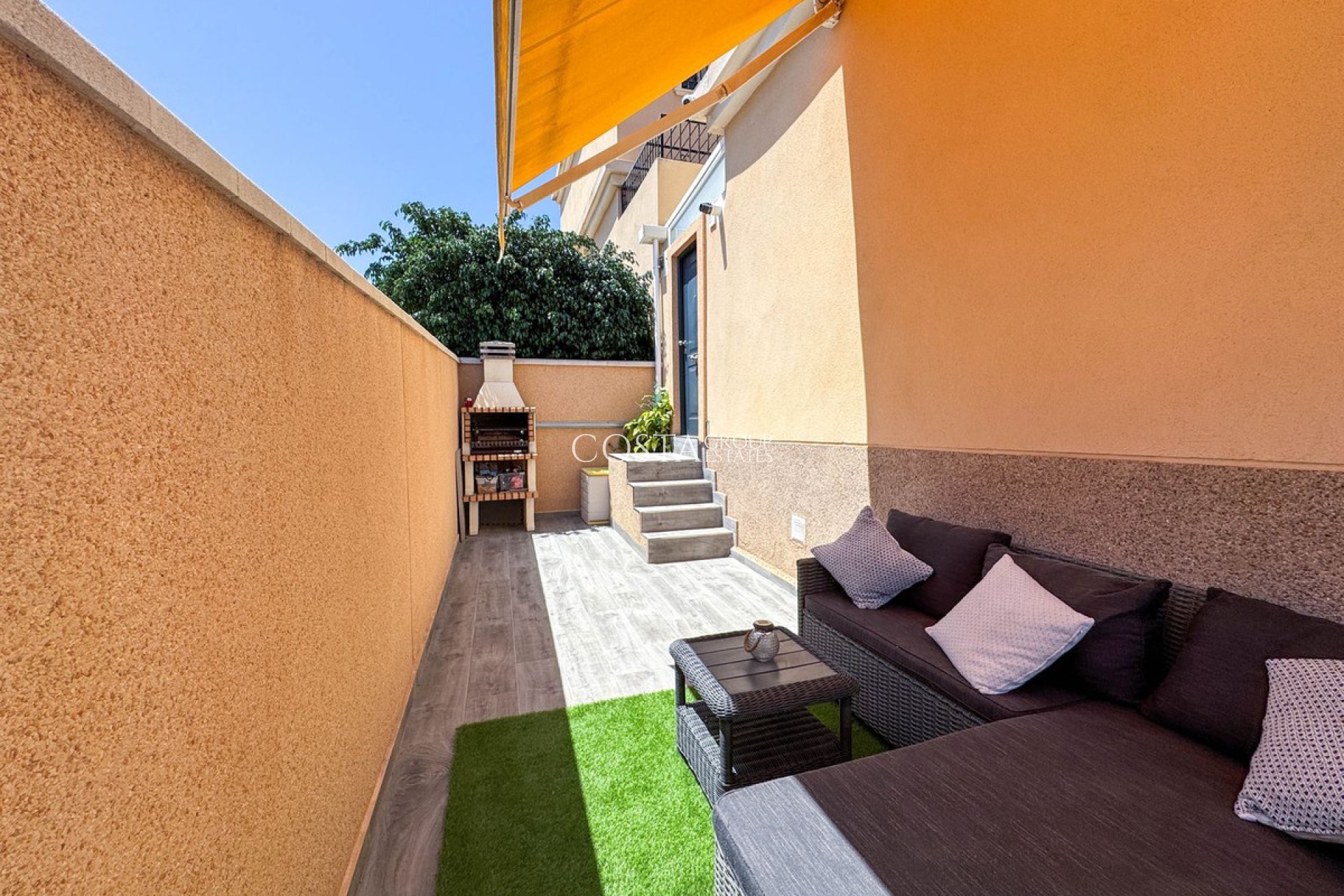 Resale - Villa -
Orihuela - Orihuela Costa