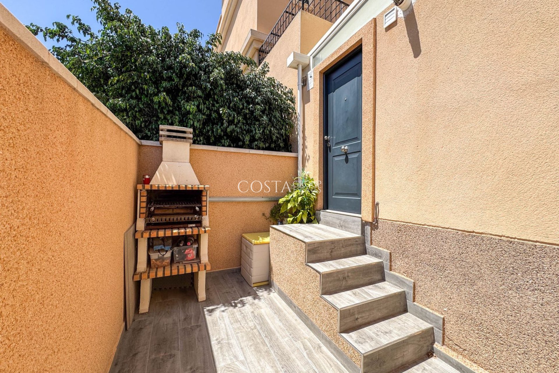 Resale - Villa -
Orihuela - Orihuela Costa