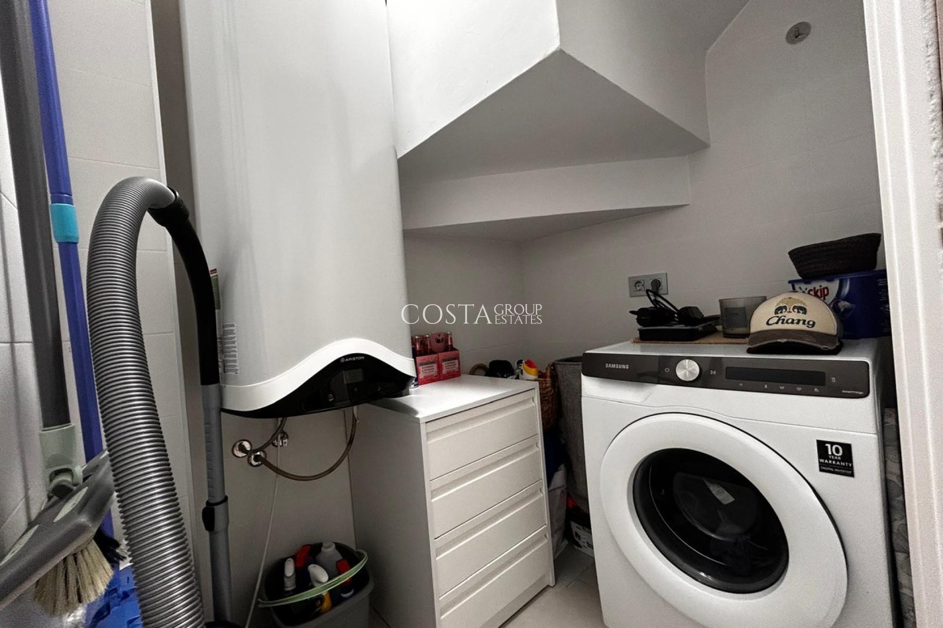 Resale - Villa -
Orihuela - Orihuela Costa