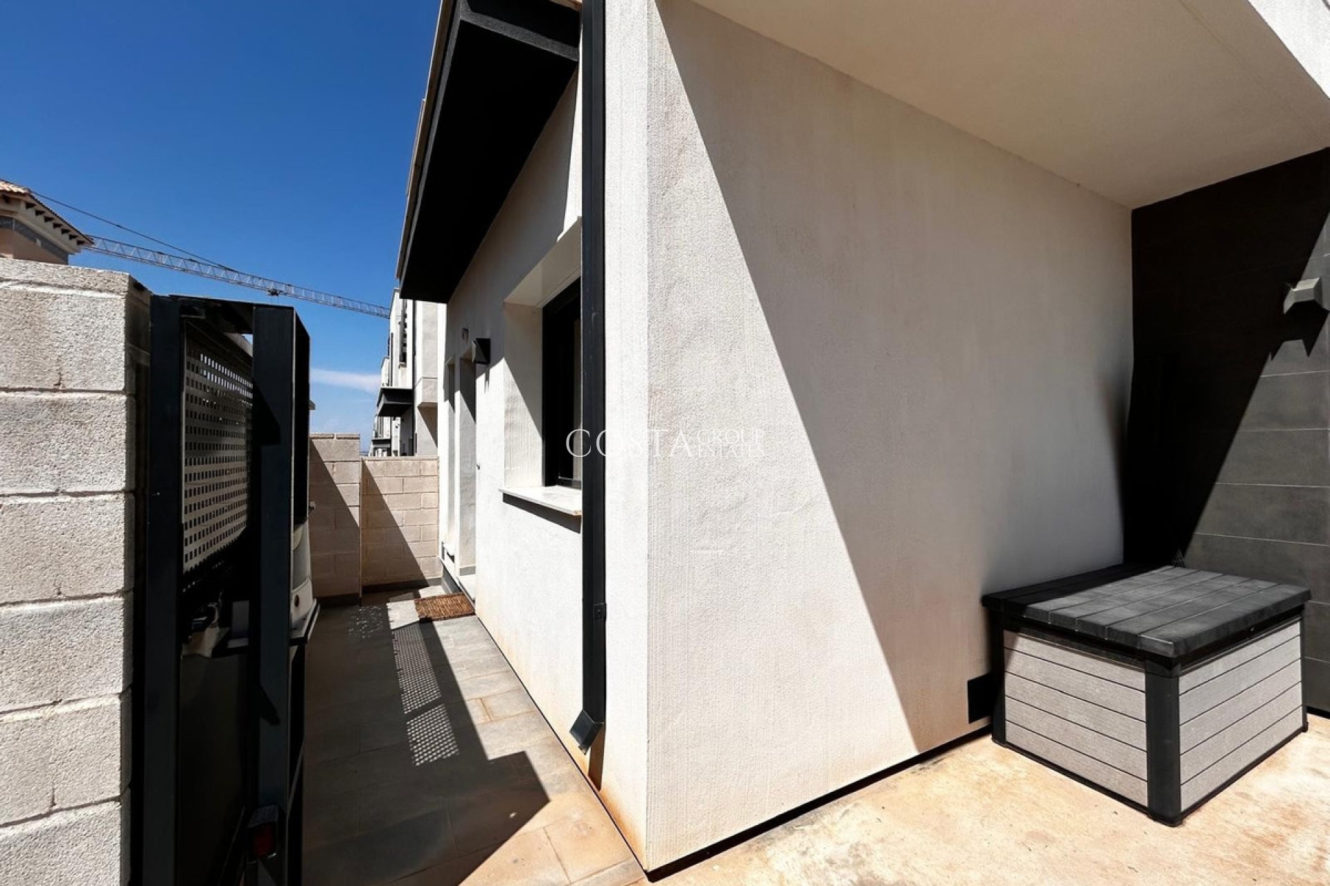 Resale - Villa -
Orihuela - Orihuela Costa