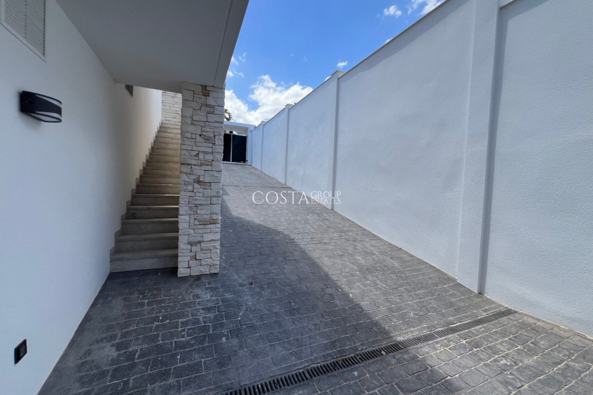 Resale - Villa -
Orihuela - Orihuela Costa