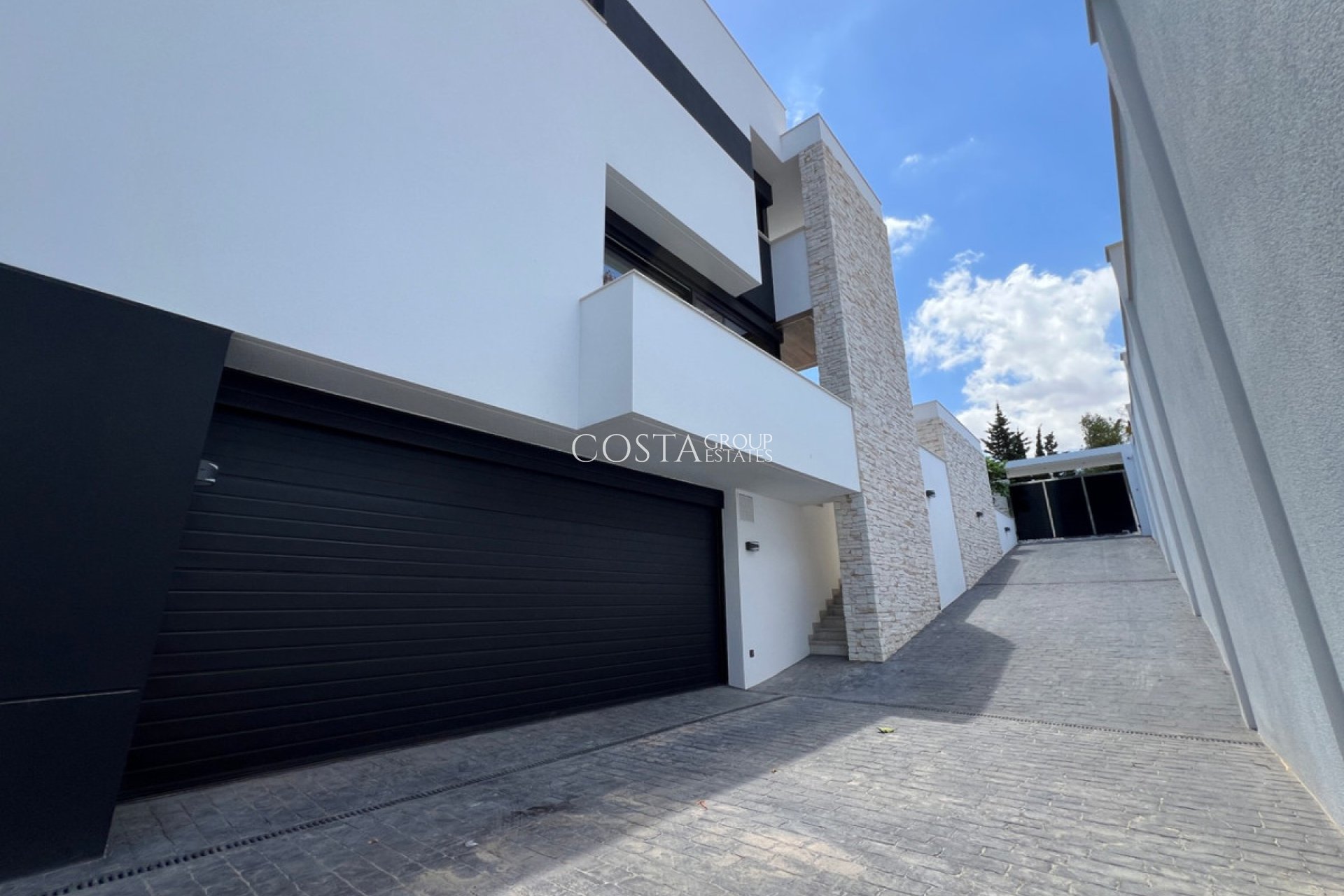 Resale - Villa -
Orihuela - Orihuela Costa
