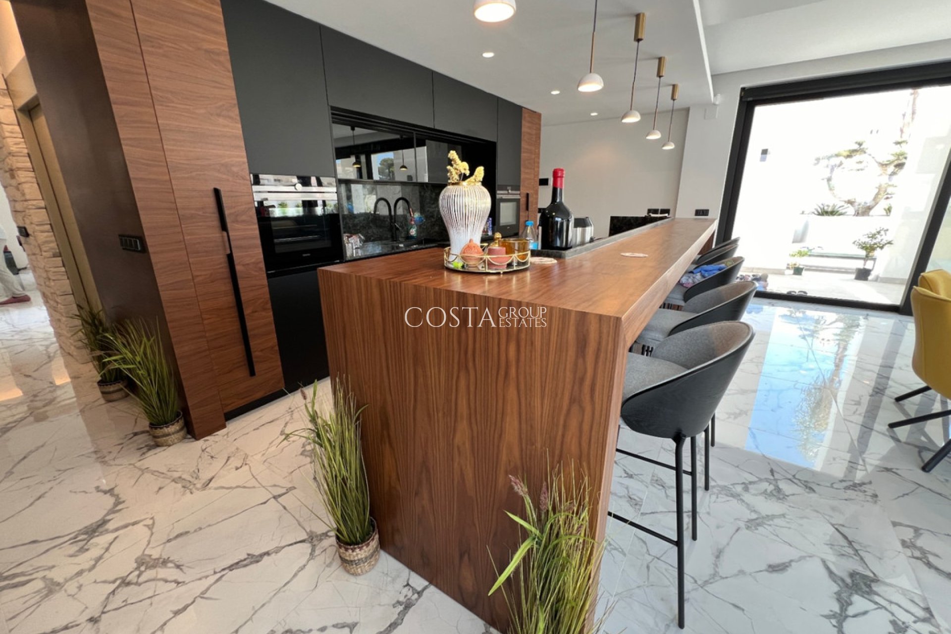 Resale - Villa -
Orihuela - Orihuela Costa