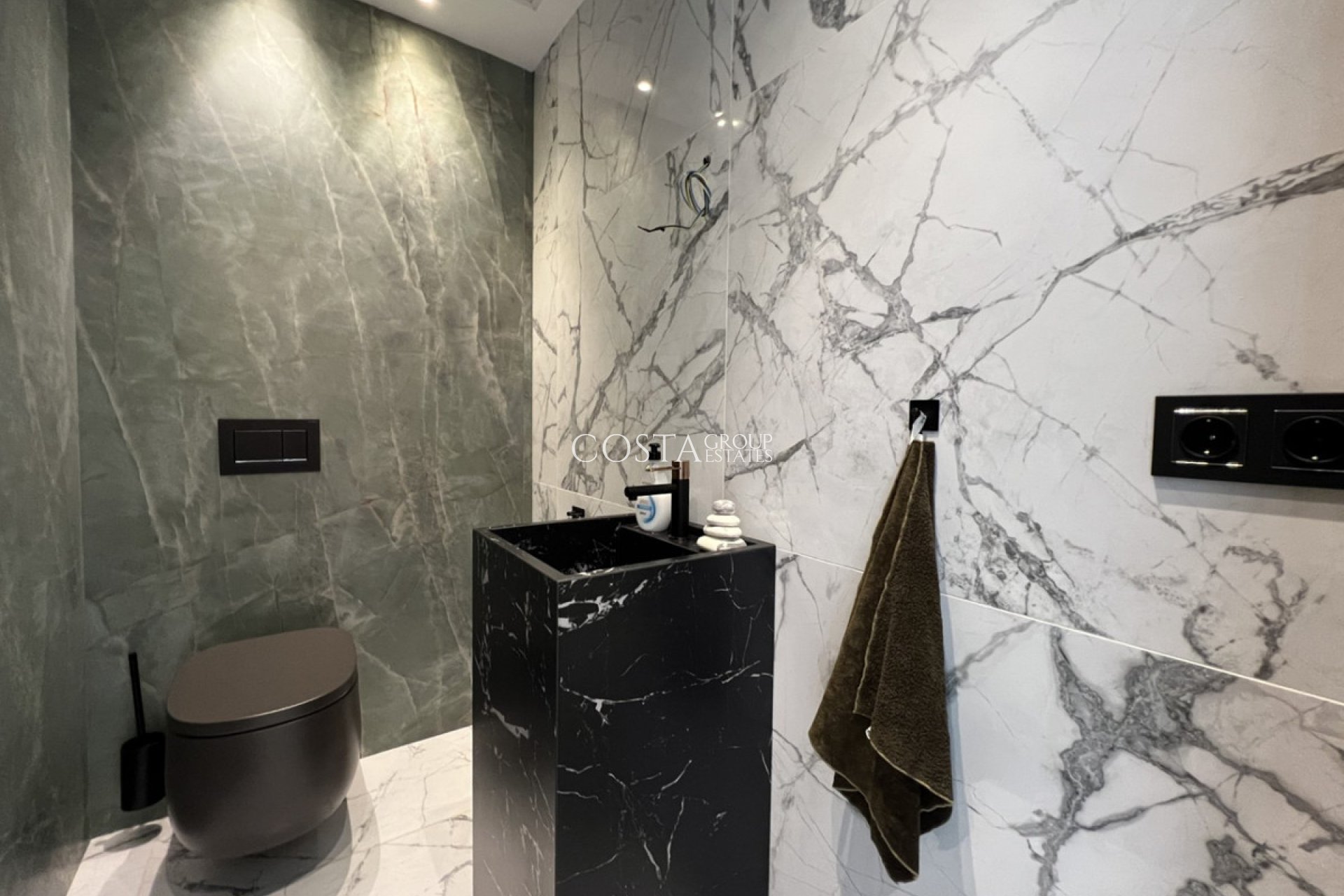 Resale - Villa -
Orihuela - Orihuela Costa