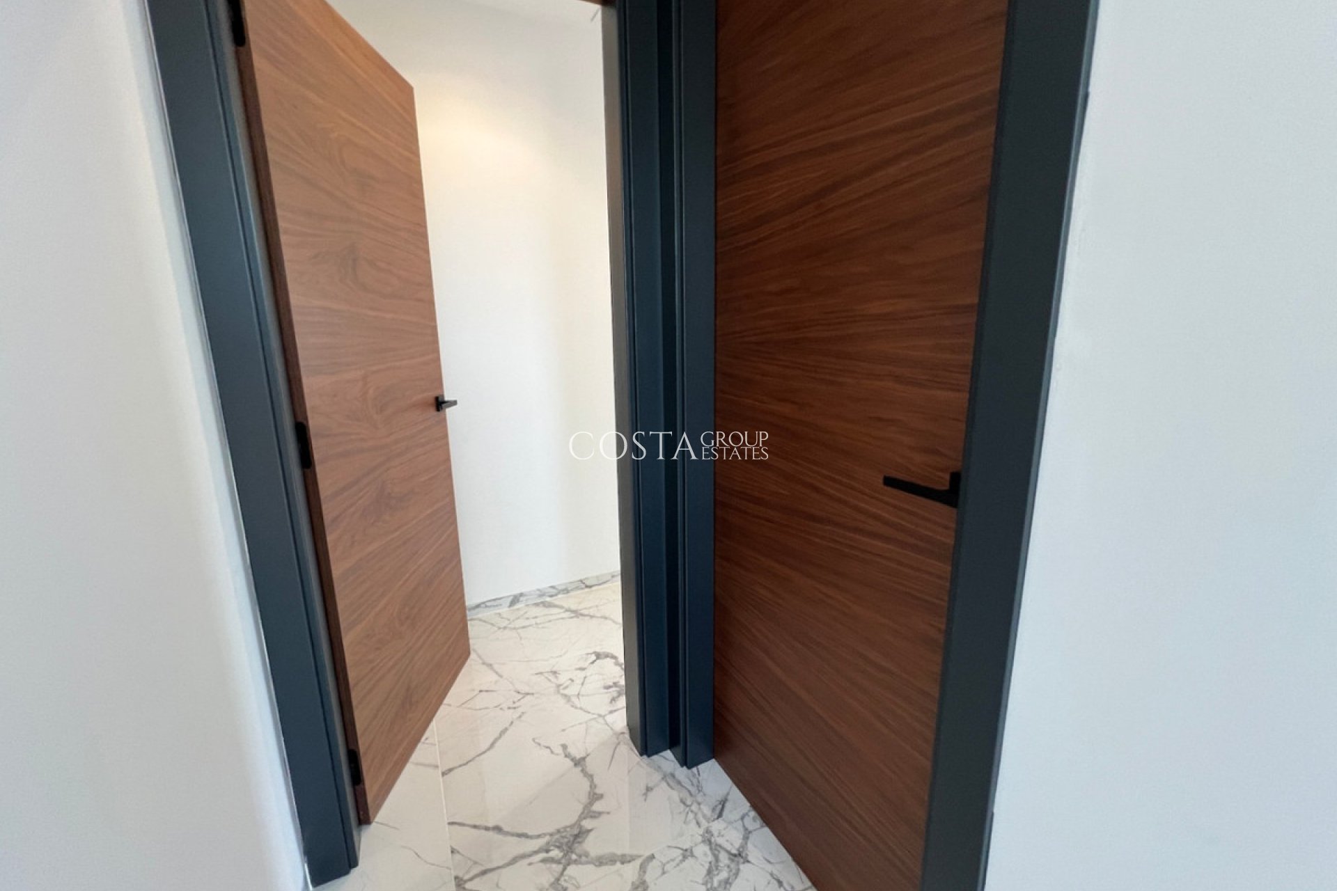 Resale - Villa -
Orihuela - Orihuela Costa