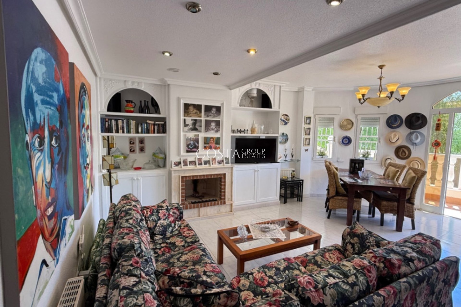 Resale - Villa -
Orihuela - Orihuela Costa