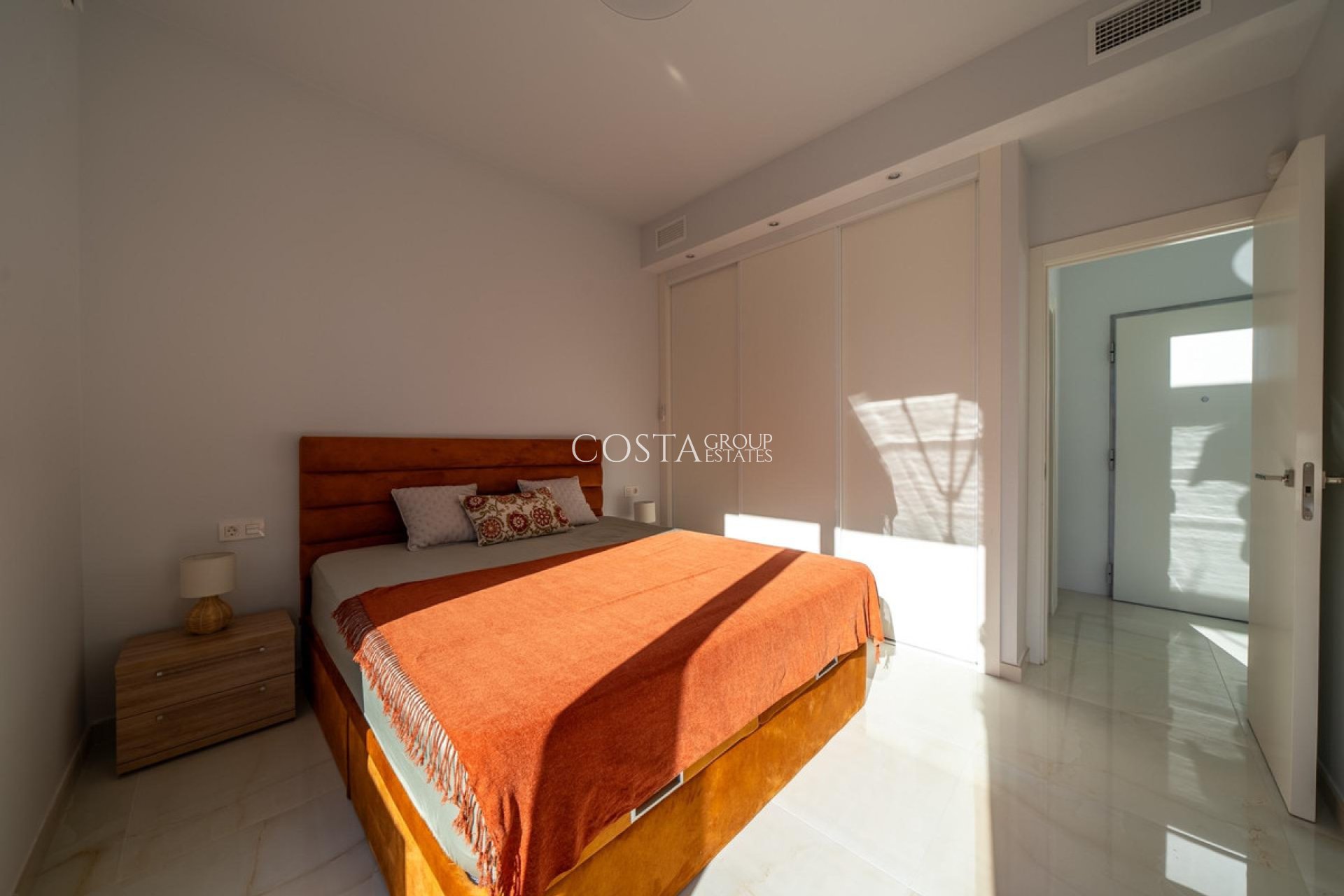 Resale - Villa -
Orihuela - Orihuela Costa