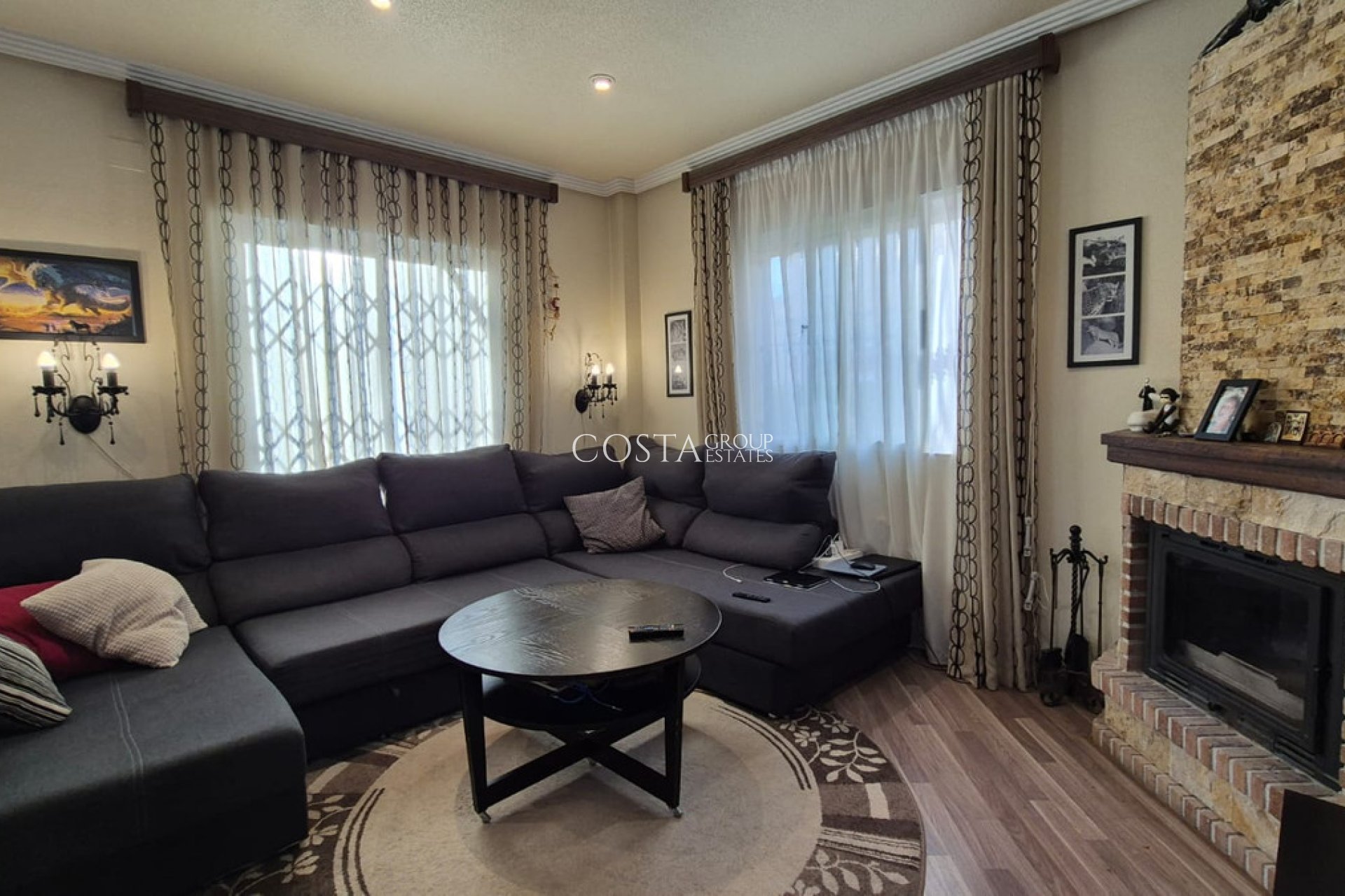 Resale - Villa -
Orihuela - Orihuela Costa