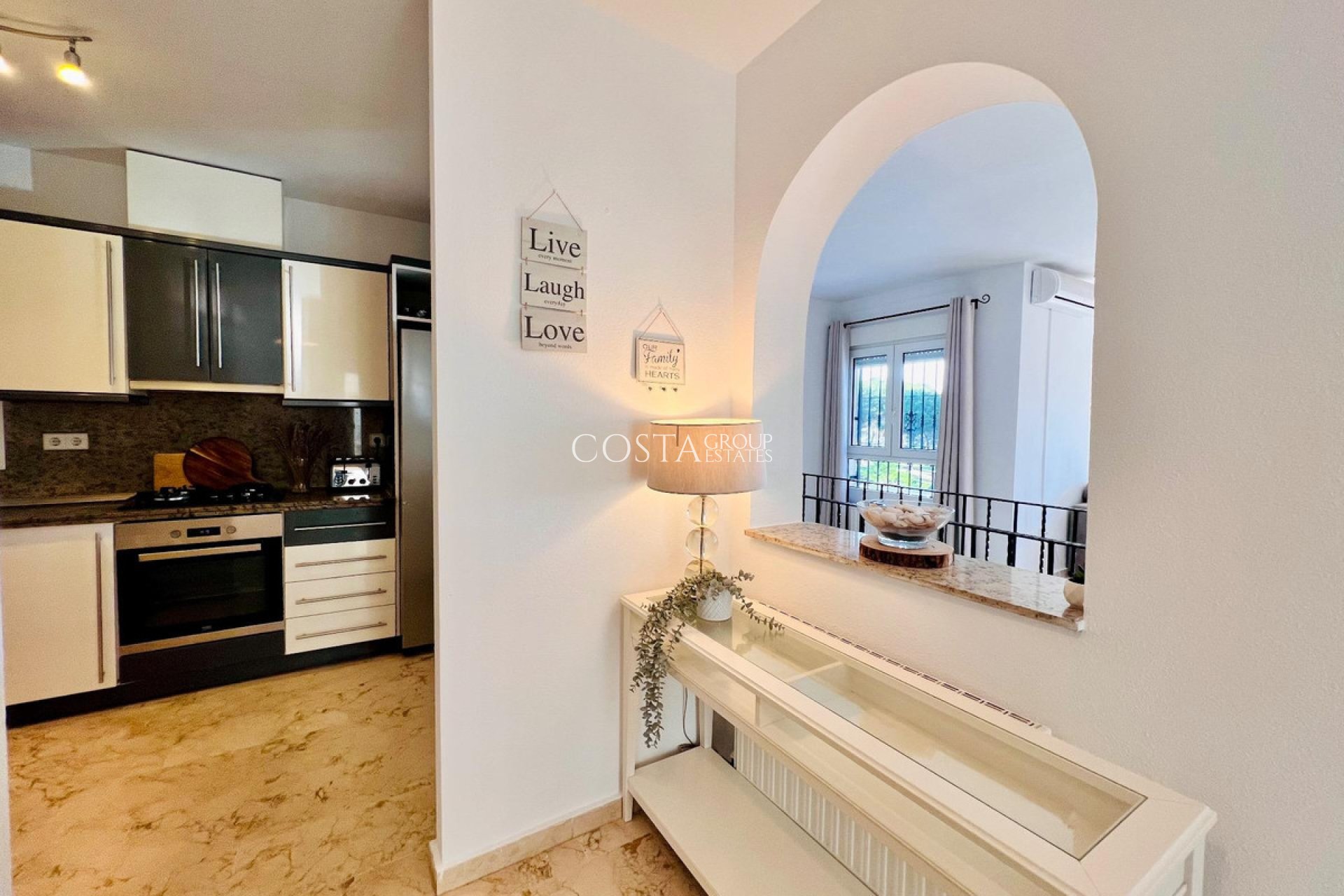 Resale - Villa -
Orihuela - Orihuela Costa