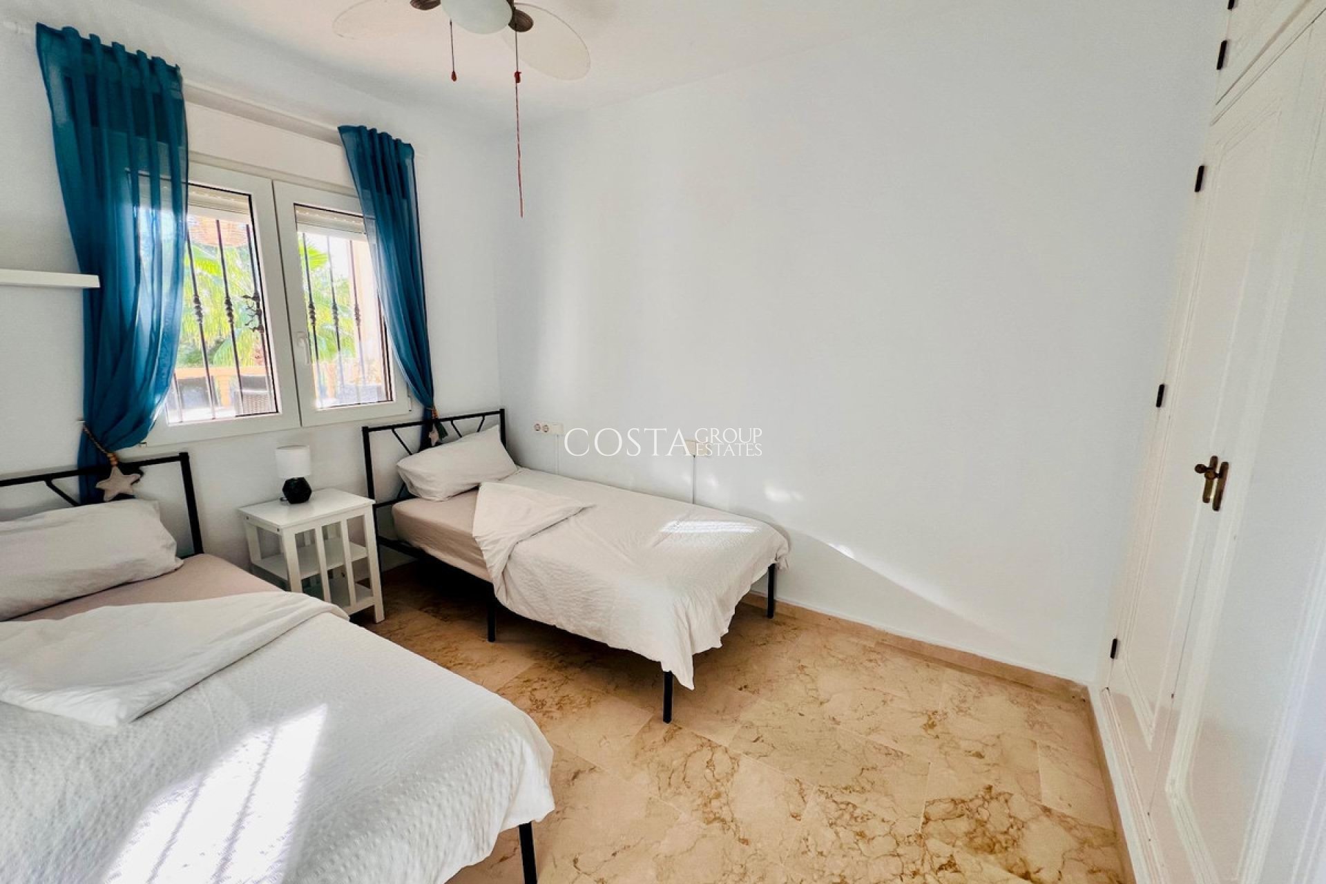 Resale - Villa -
Orihuela - Orihuela Costa