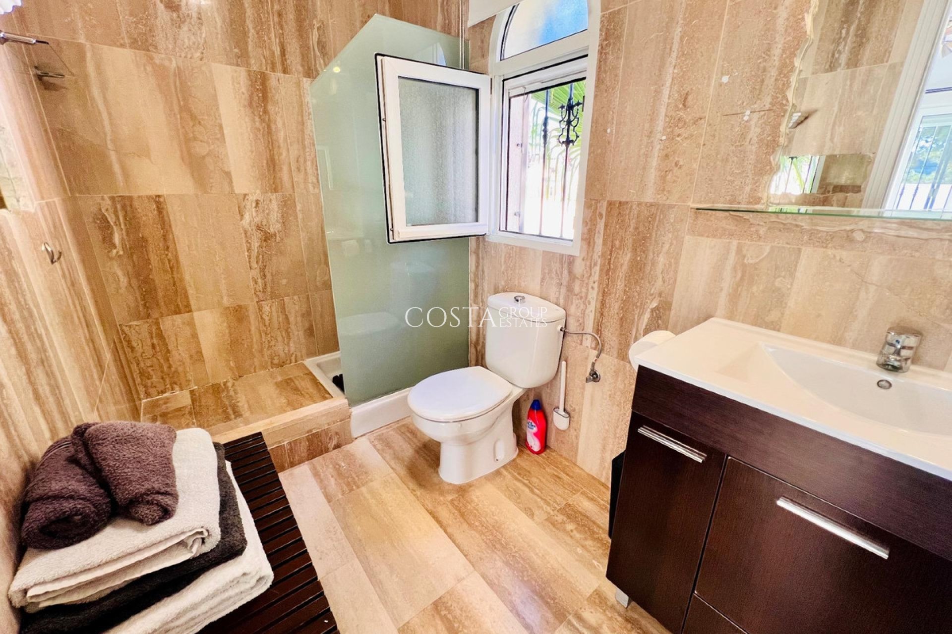 Resale - Villa -
Orihuela - Orihuela Costa