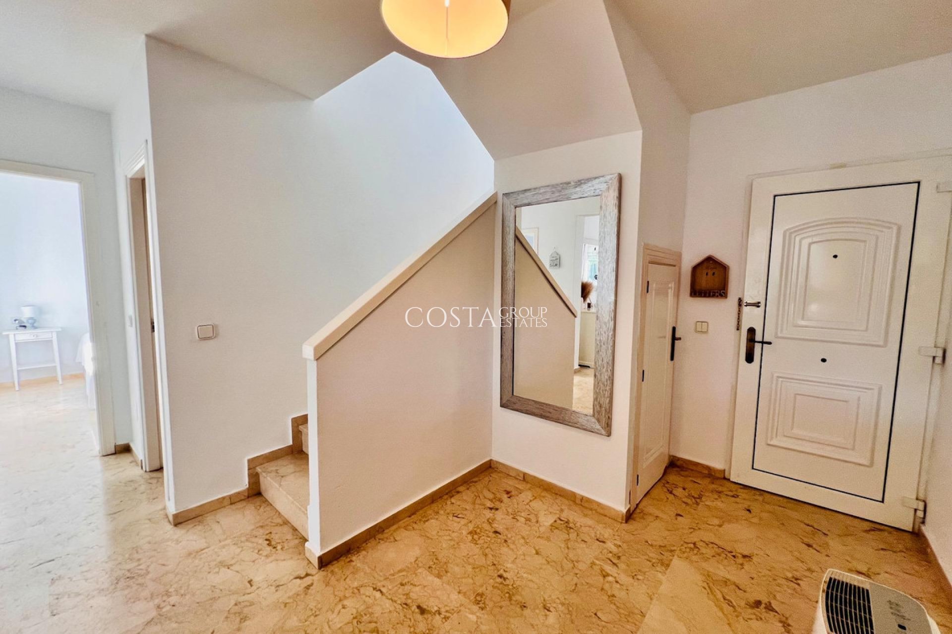 Resale - Villa -
Orihuela - Orihuela Costa