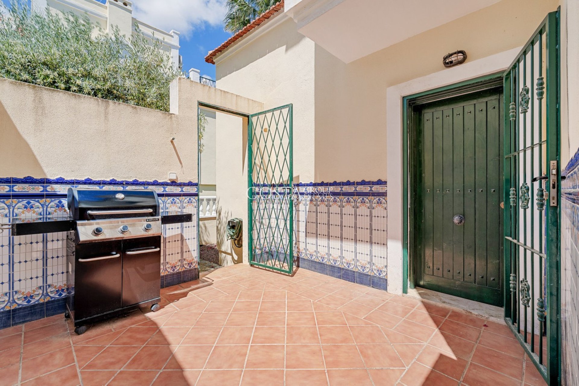 Resale - Villa -
Orihuela - Orihuela Costa