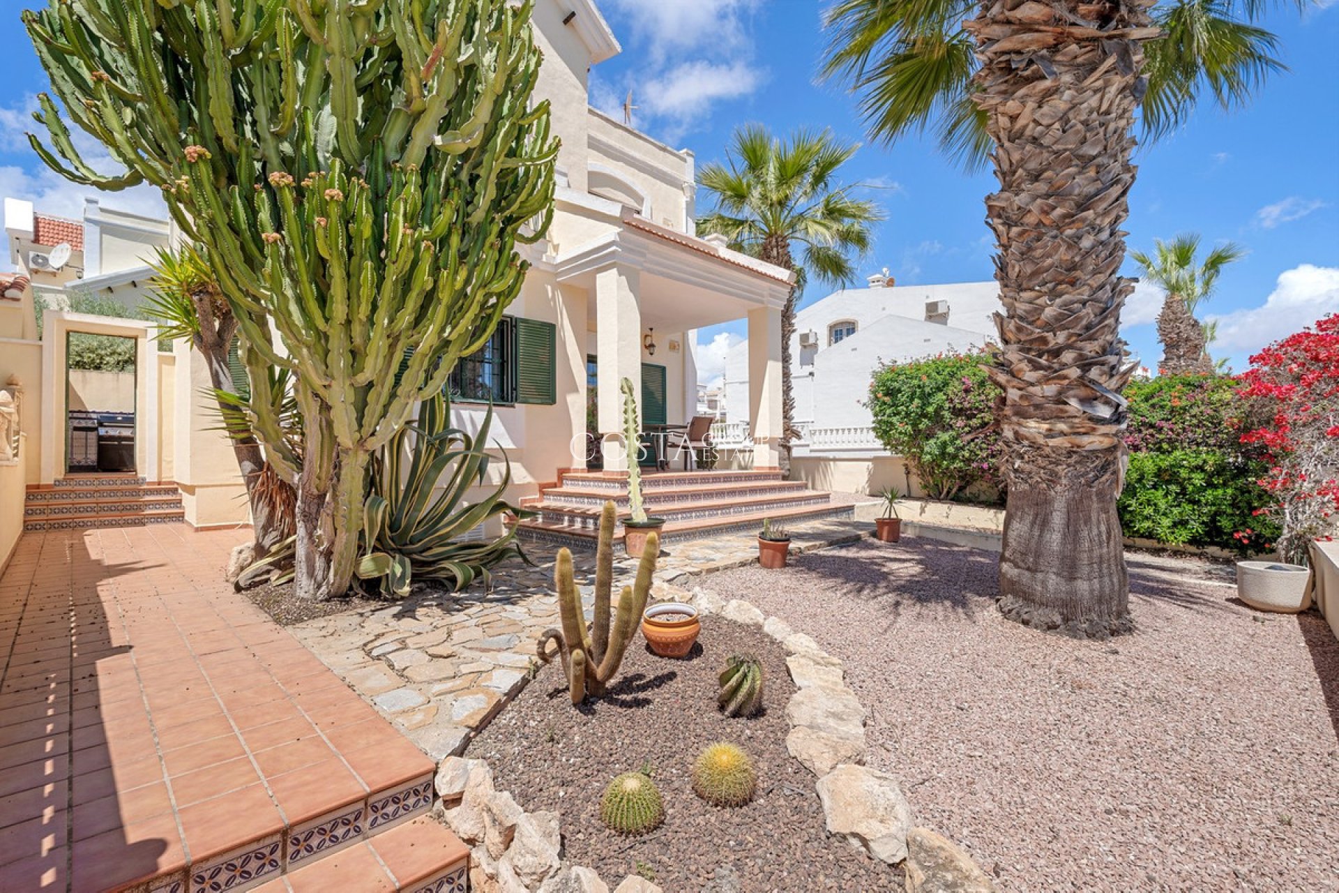 Resale - Villa -
Orihuela - Orihuela Costa