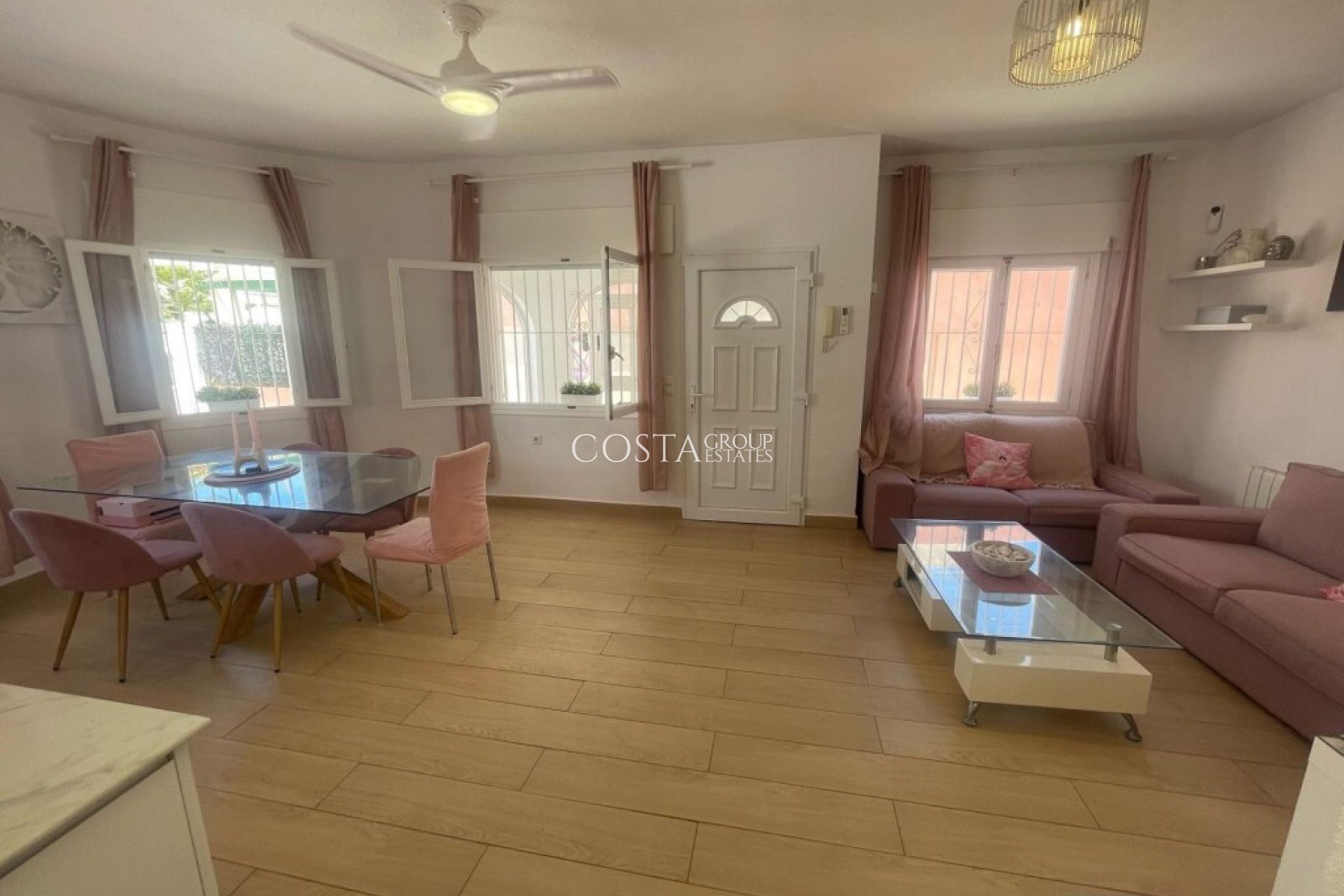 Resale - Villa -
Orihuela - Playa Flamenca