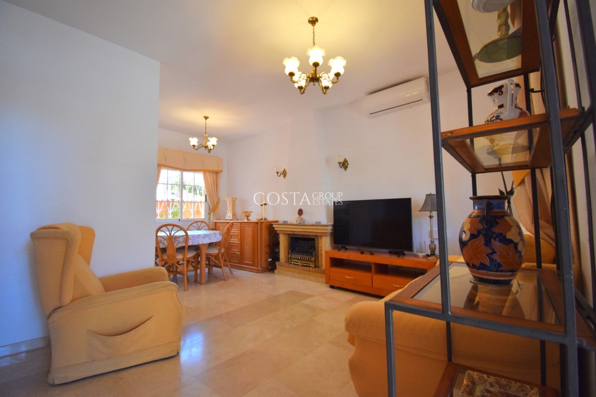 Resale - Villa -
Orihuela - Playa Flamenca