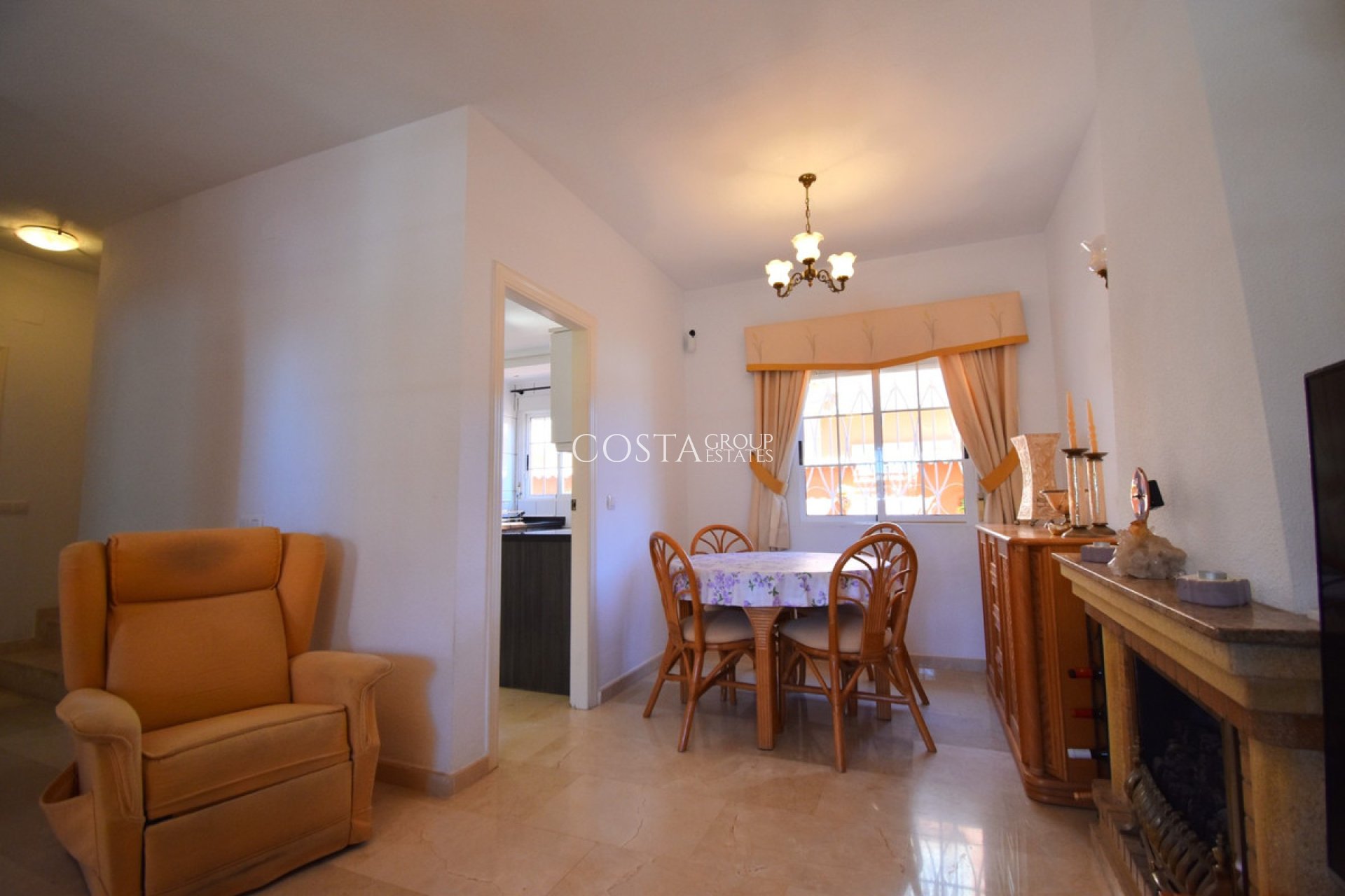 Resale - Villa -
Orihuela - Playa Flamenca