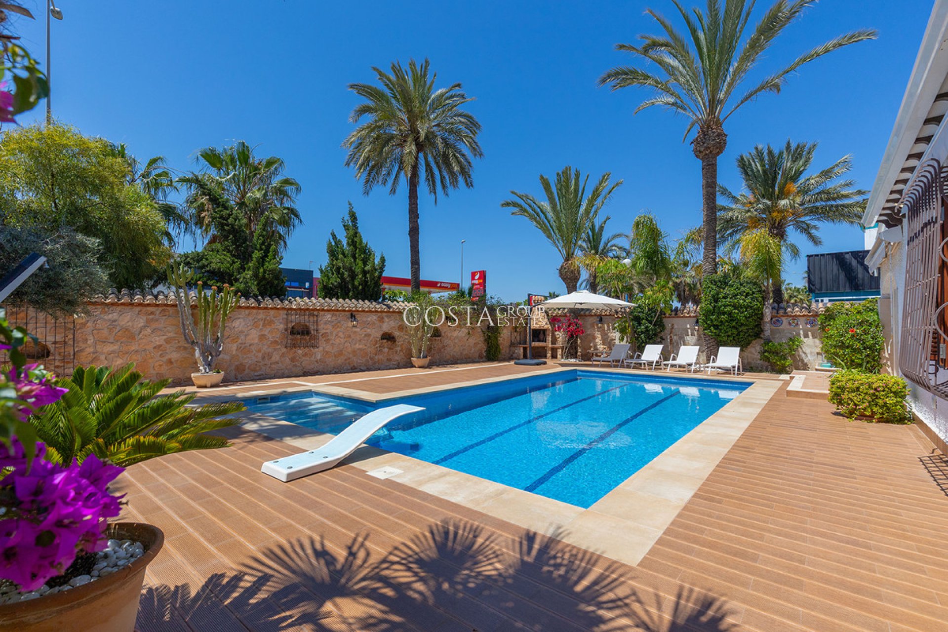 Resale - Villa -
Orihuela - Punta Prima